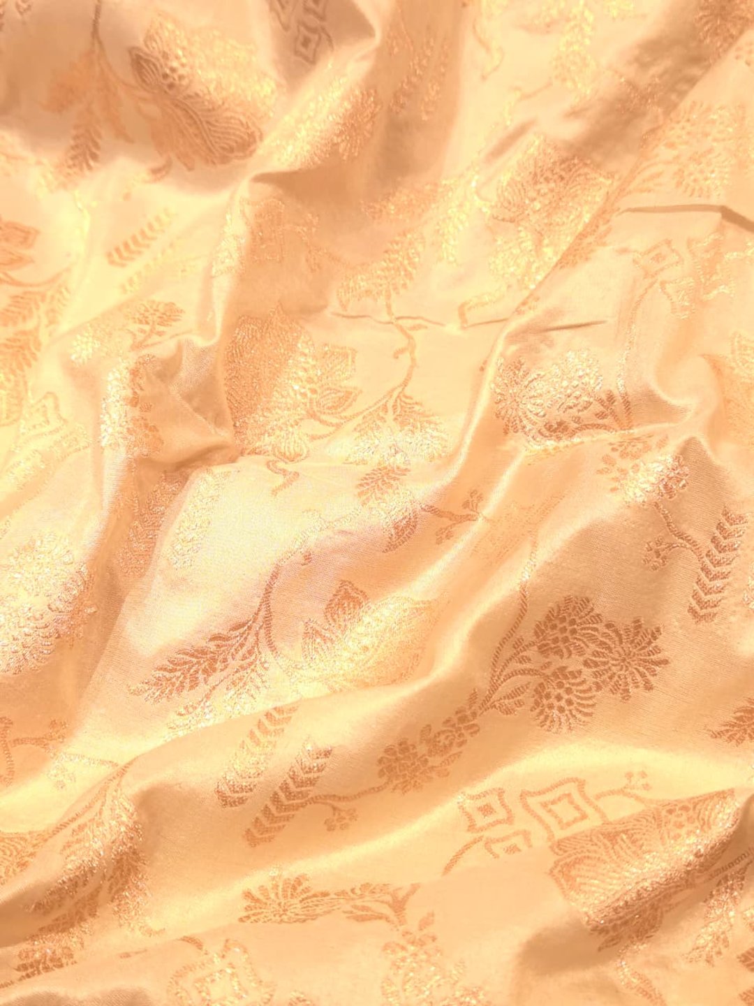 Ivory Katan Silk Banarasi saree pallu detail