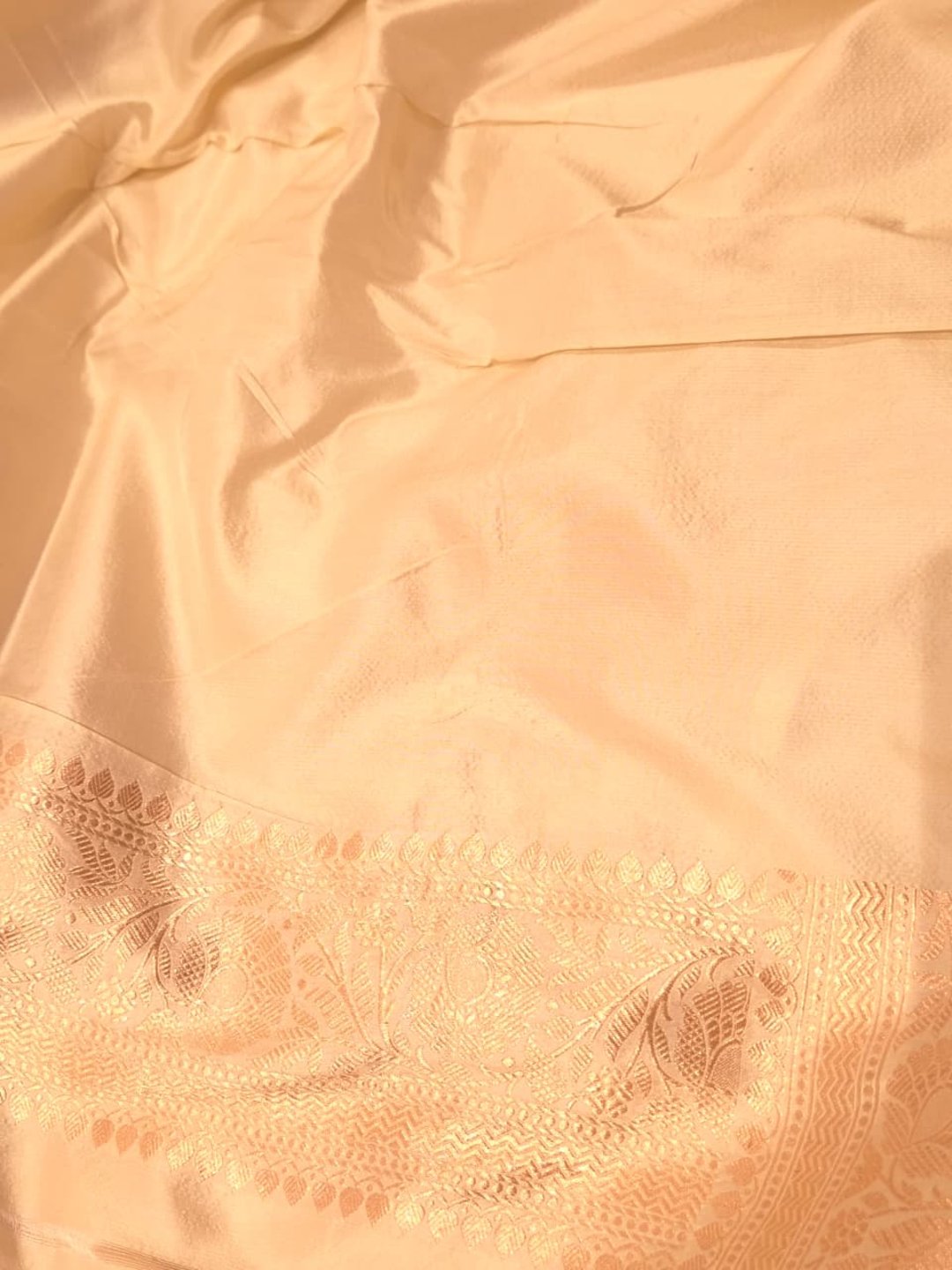 Ivory Katan Silk Banarasi saree folded view