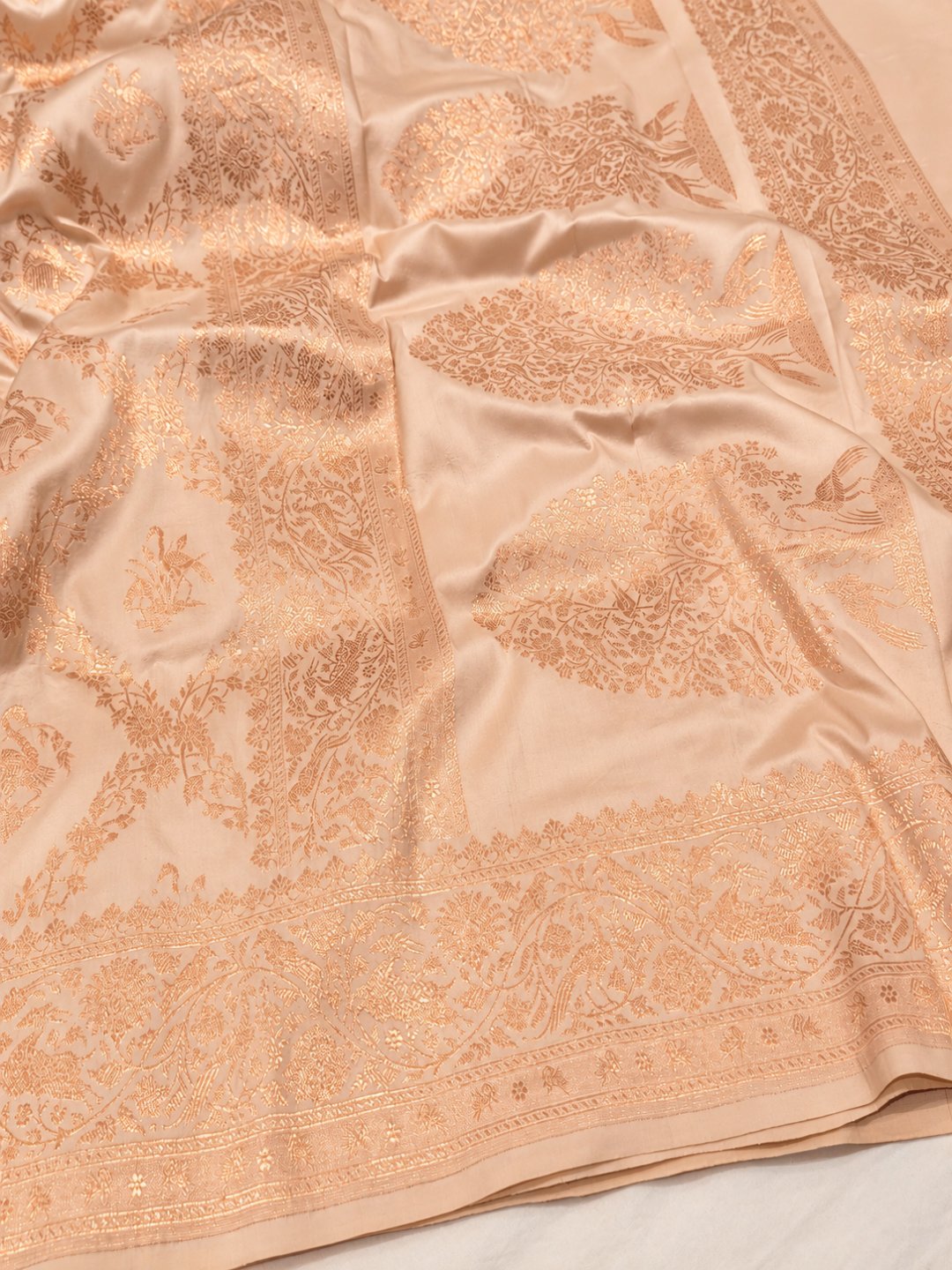 Ivory Katan Silk Banarasi saree full spread