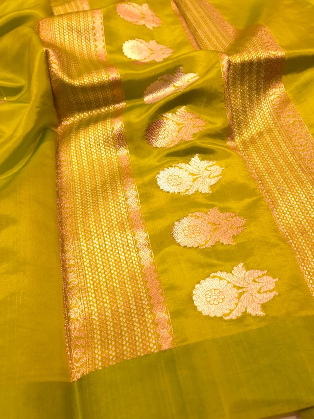 Parrot Green Katan Silk Banarasi saree full spread