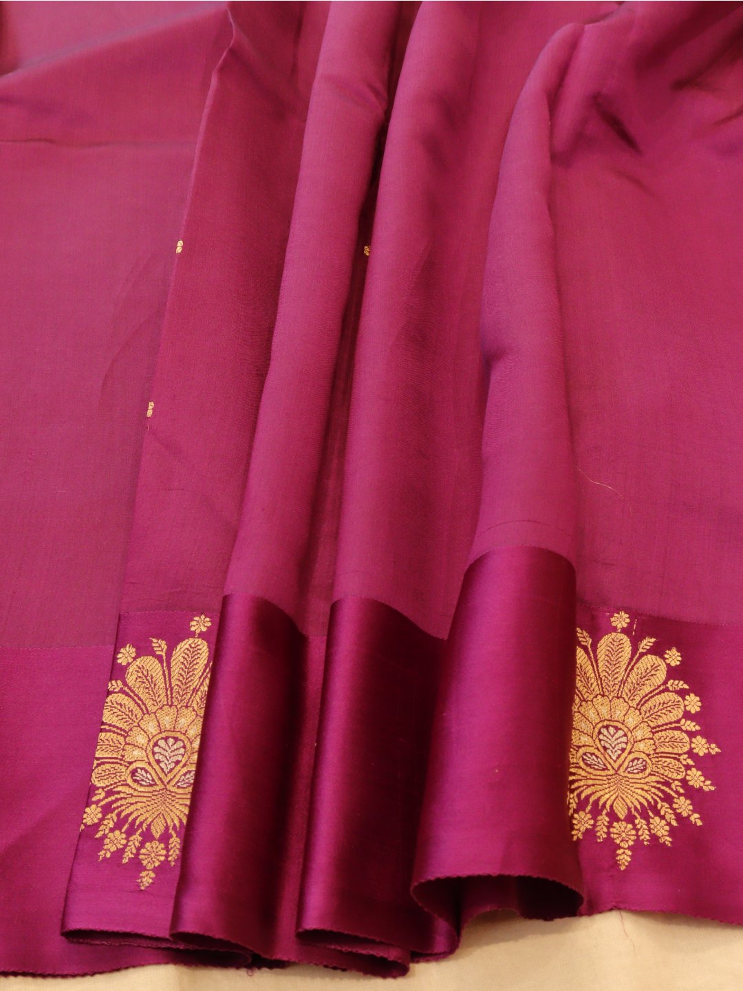 Dark Magenta Color Katan Silk Banarasi saree border closeup