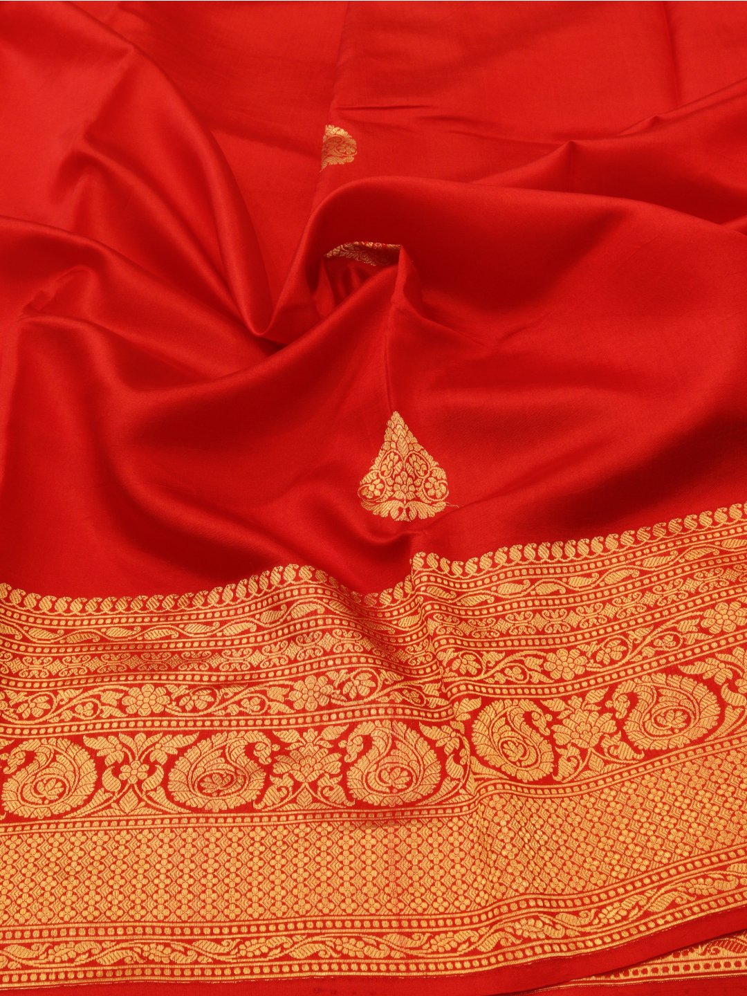 Red Katan Silk Banarasi saree pallu detail