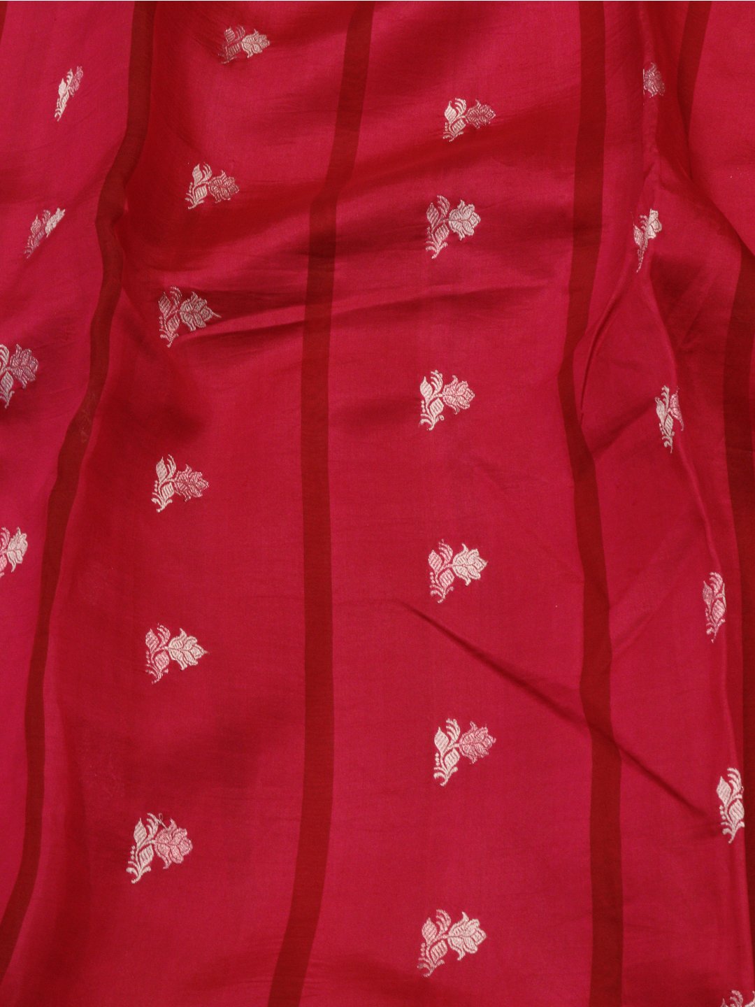 Deep Pink Katan Silk Banarasi saree border closeup