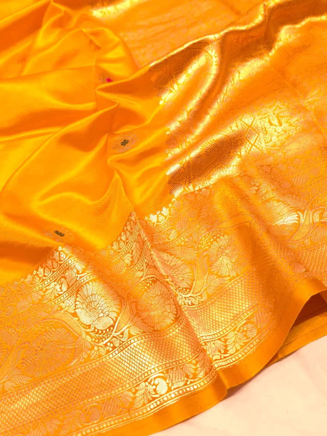 Musturd yellow Katan Silk Banarasi saree pallu detail