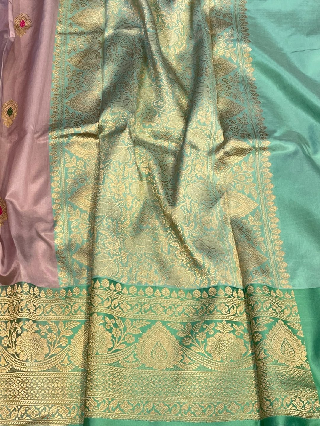 Onion pink with sea green border Katan Silk Banarasi saree pallu detail