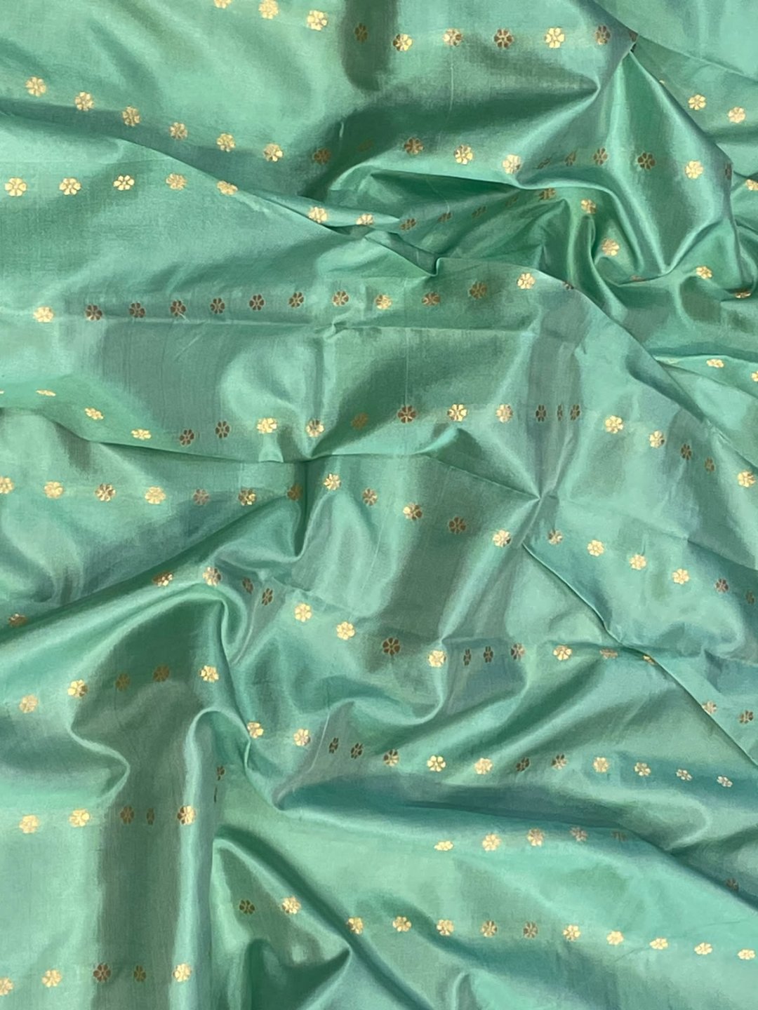 Onion pink with sea green border Katan Silk Banarasi saree full spread