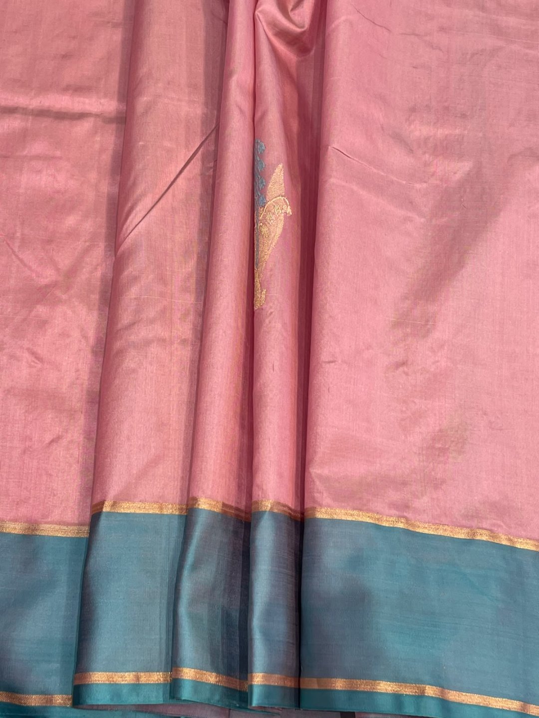 Light pink with sea blue border Satin Silk Banarasi saree pallu detail