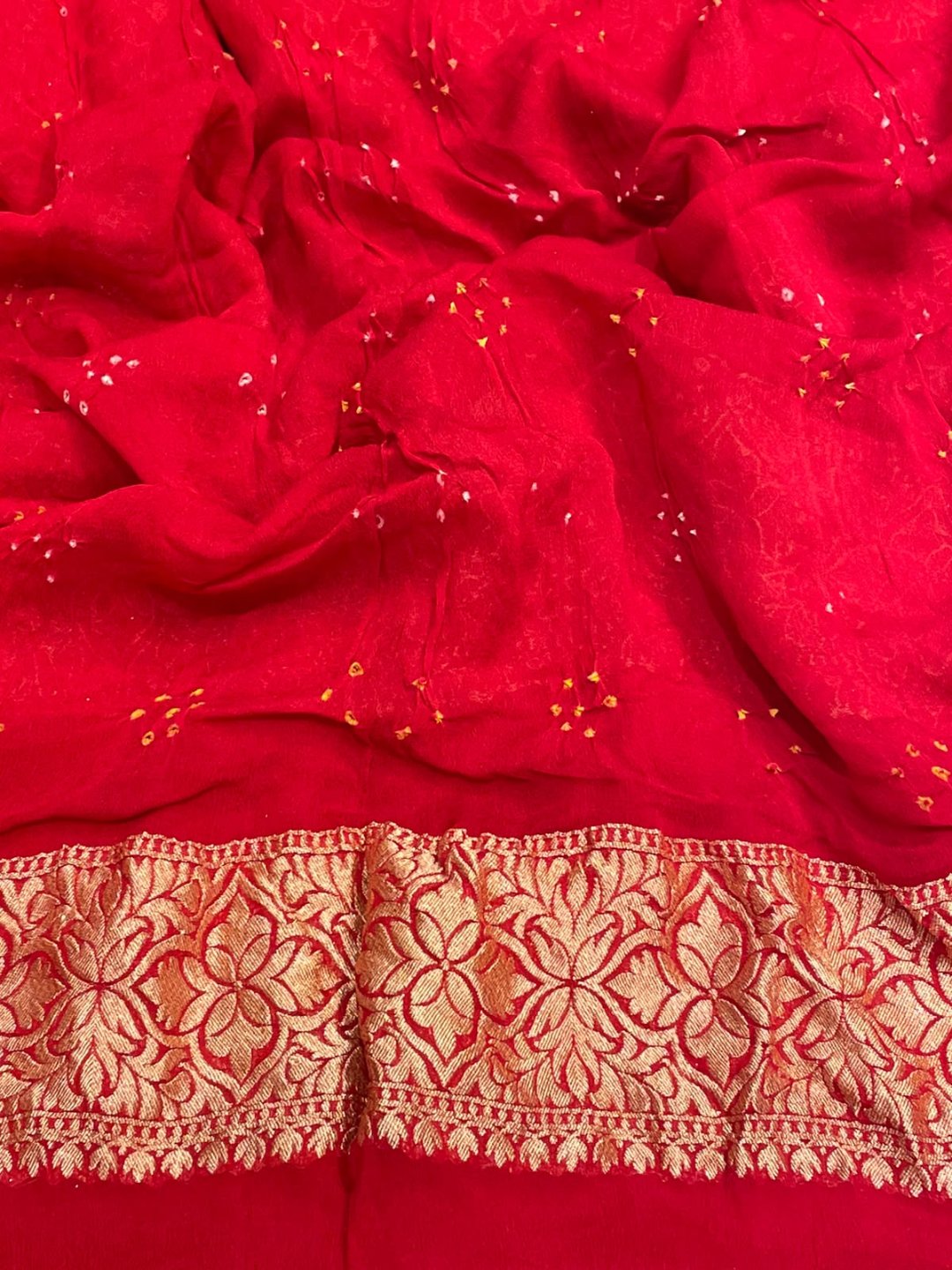 Red Bandhani Banarasi saree full spread