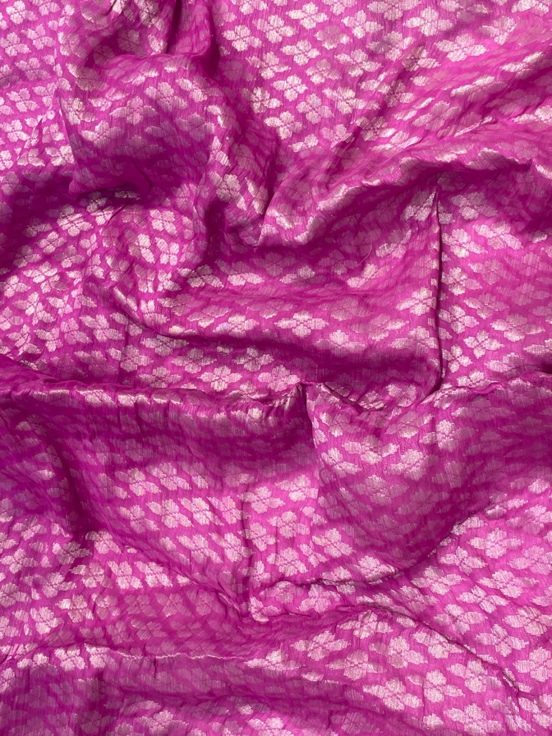 Grey with pink border Chiffon Banarasi saree full spread