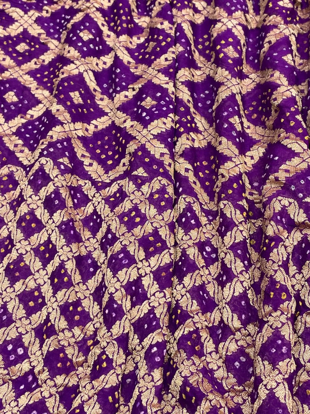 Royal Purple Bandhani Banarasi saree border closeup