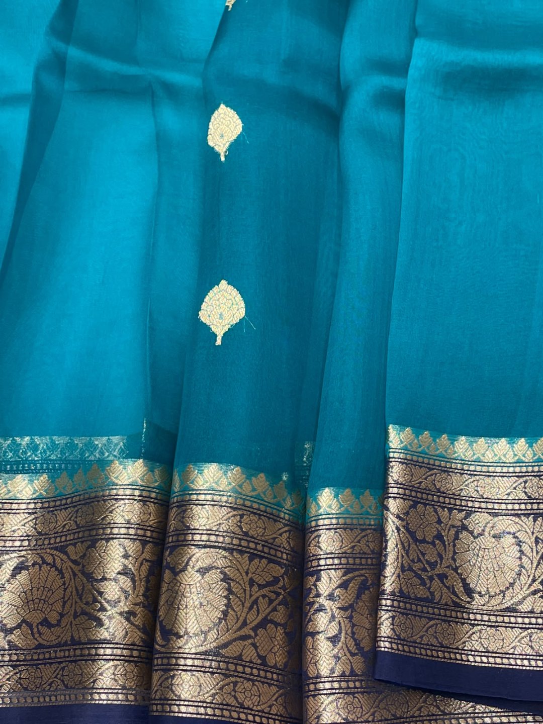 Rama Green Kora Silk Banarasi saree pallu detail