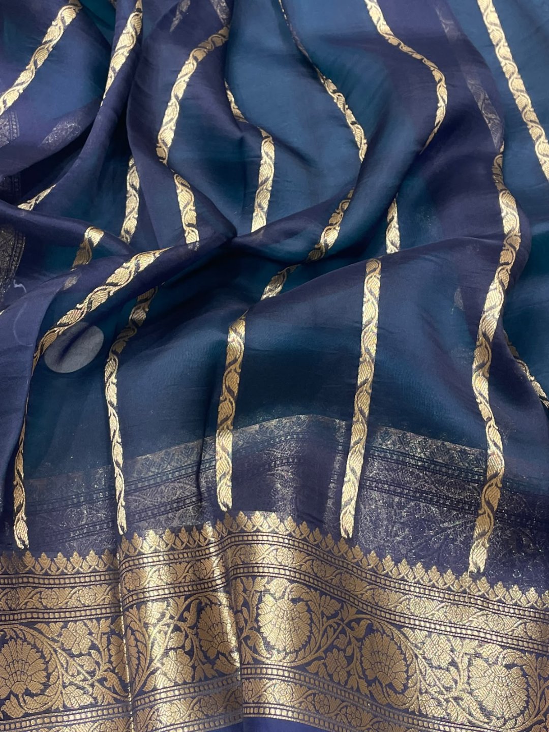 Rama Green Kora Silk Banarasi saree full spread
