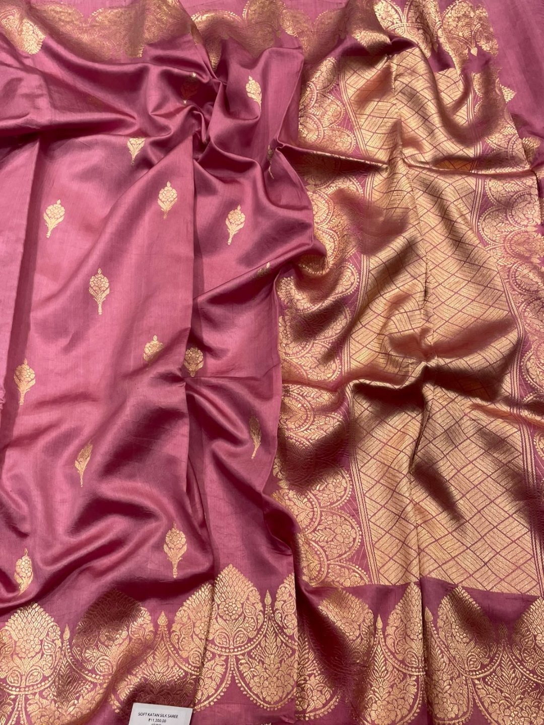 Dusty pink Katan Silk Banarasi saree pallu detail