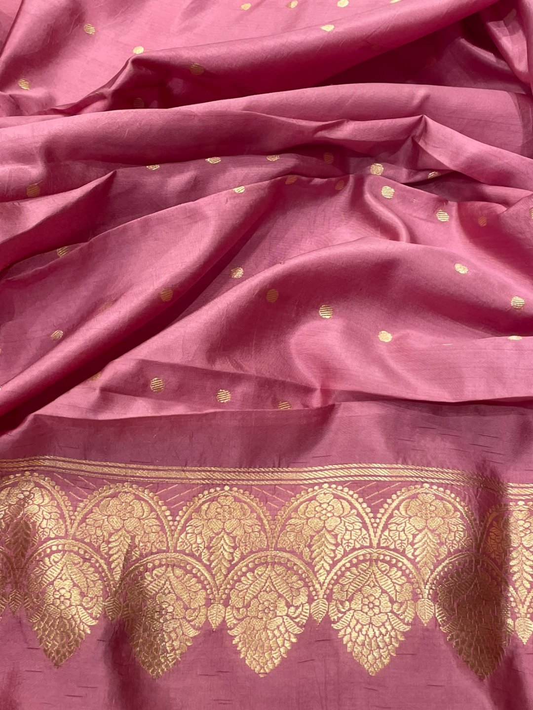 Dusty pink Katan Silk Banarasi saree full spread
