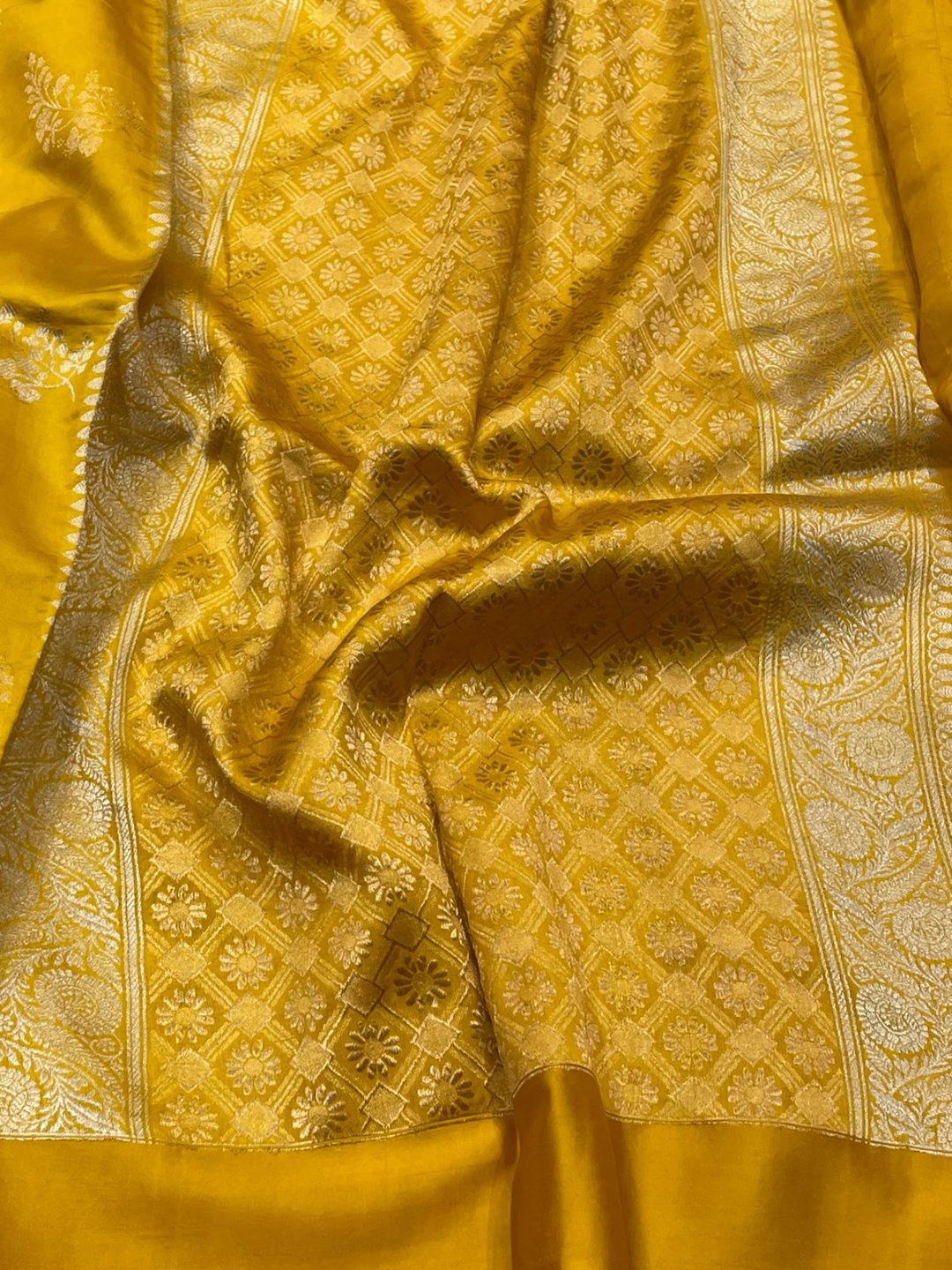 Lemon Yellow Katan Silk Banarasi saree pallu detail
