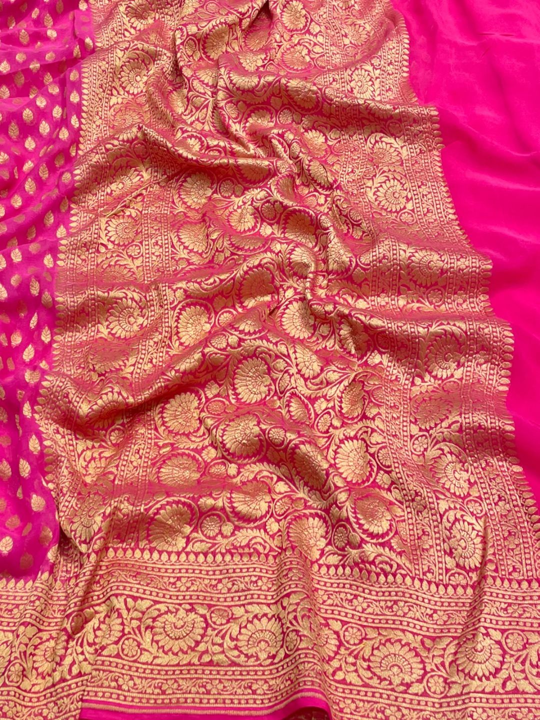 Pink Chiffon Banarasi saree pallu detail