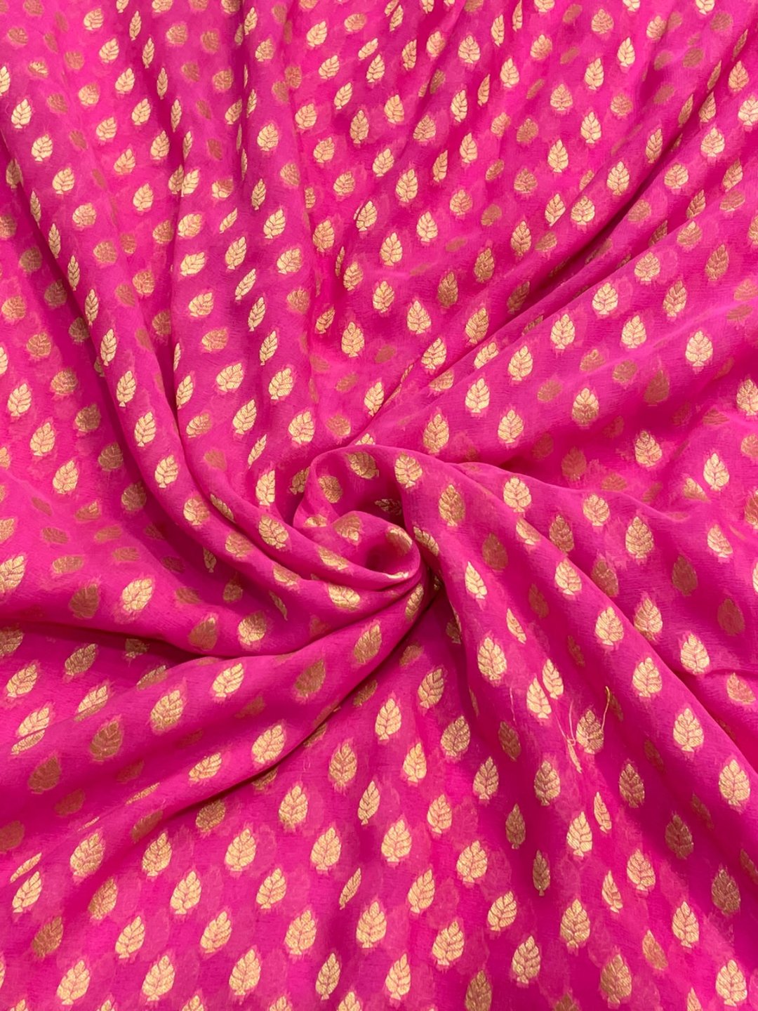 Pink Chiffon Banarasi saree border closeup