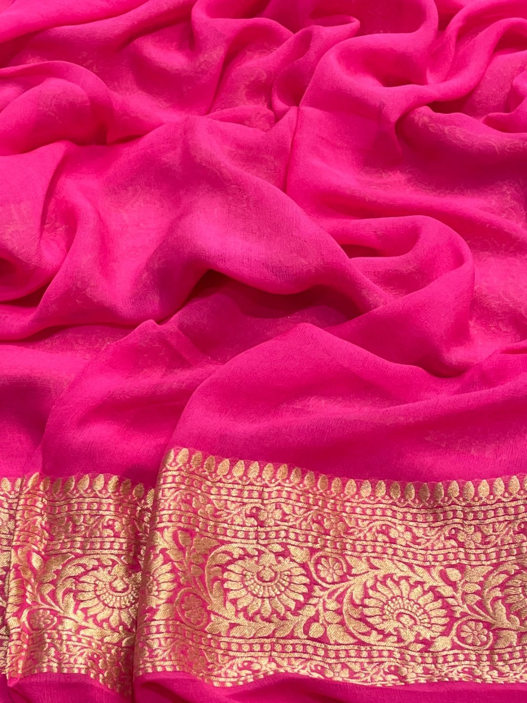 Pink Chiffon Banarasi saree full spread