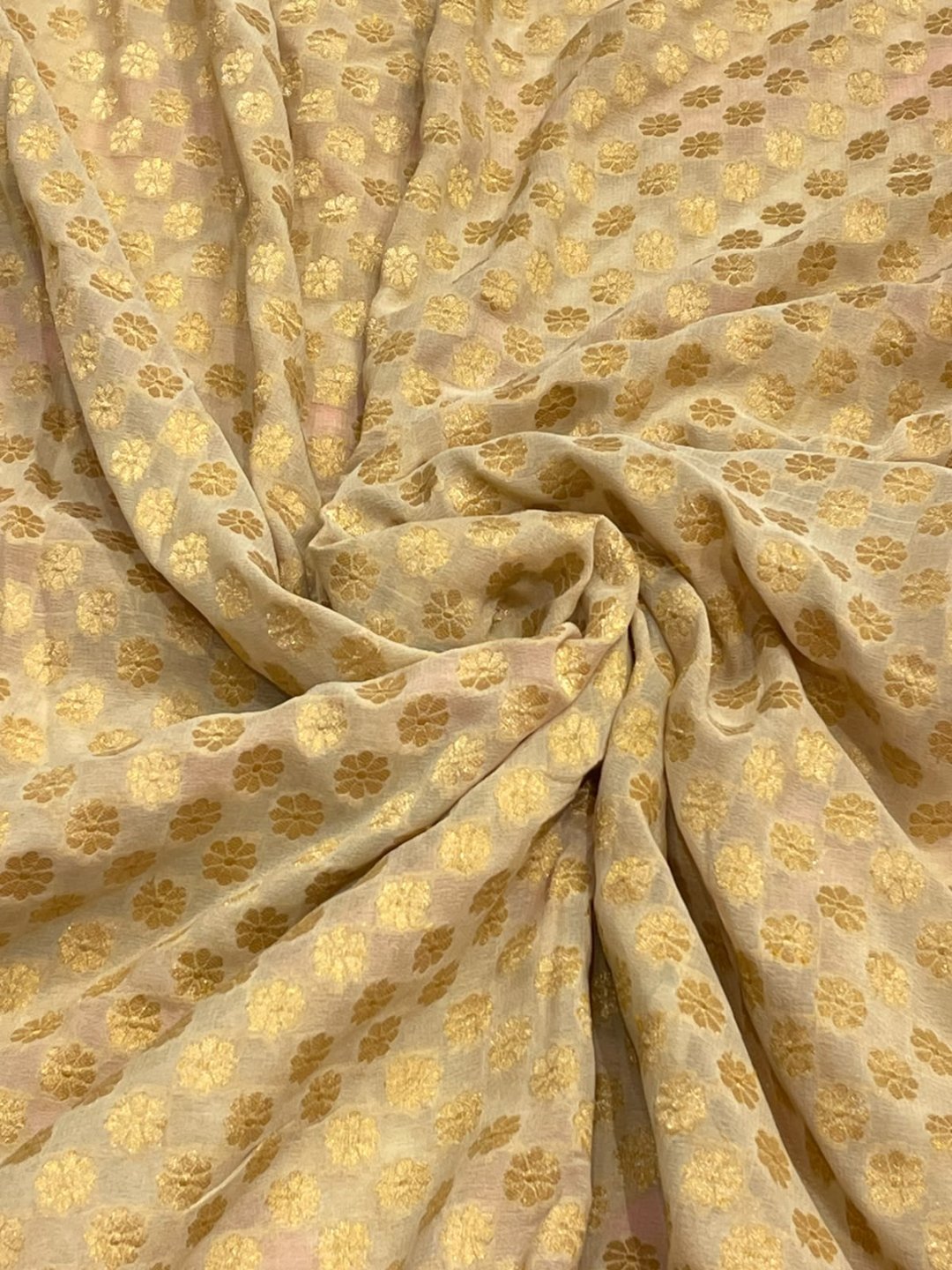Off white with pink and peach shade Chiffon Banarasi saree pallu detail