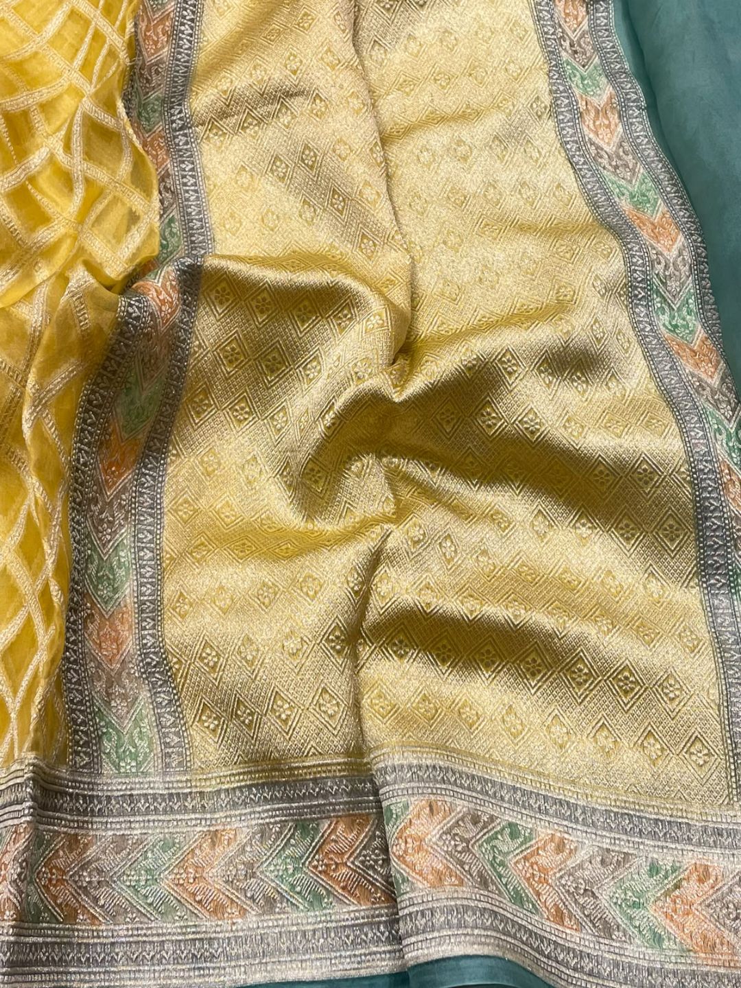 Lemon Yellow Kora Silk Banarasi saree pallu detail