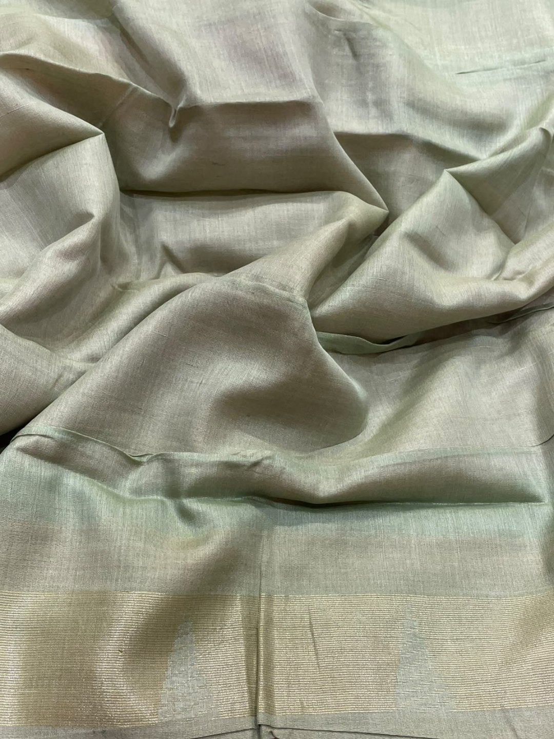 peach Raw silk saree Banarasi saree full spread