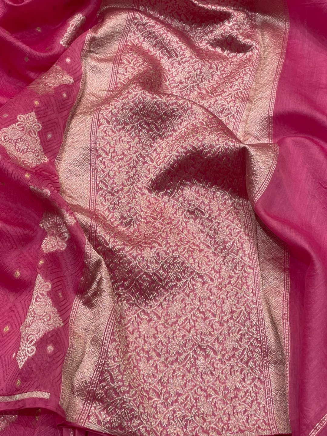 Light pink Kora Silk Banarasi saree pallu detail
