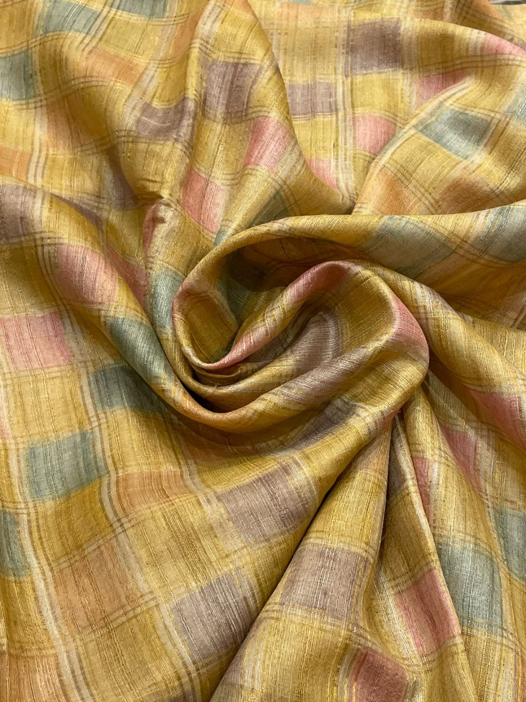 Light yellow Tussar Silk Banarasi saree border closeup