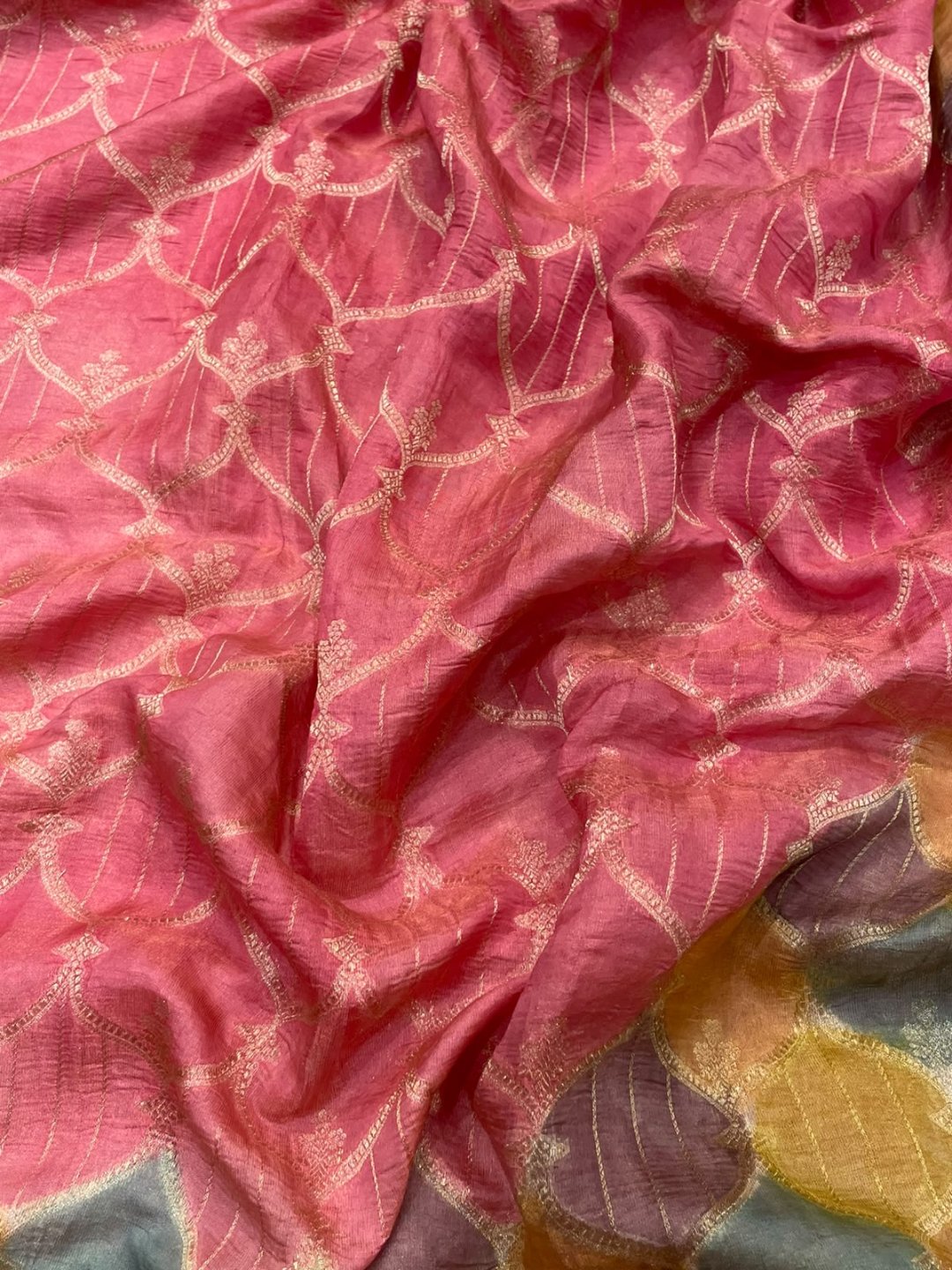 Pink with Green border Tissue Silk Banarasi saree border closeup