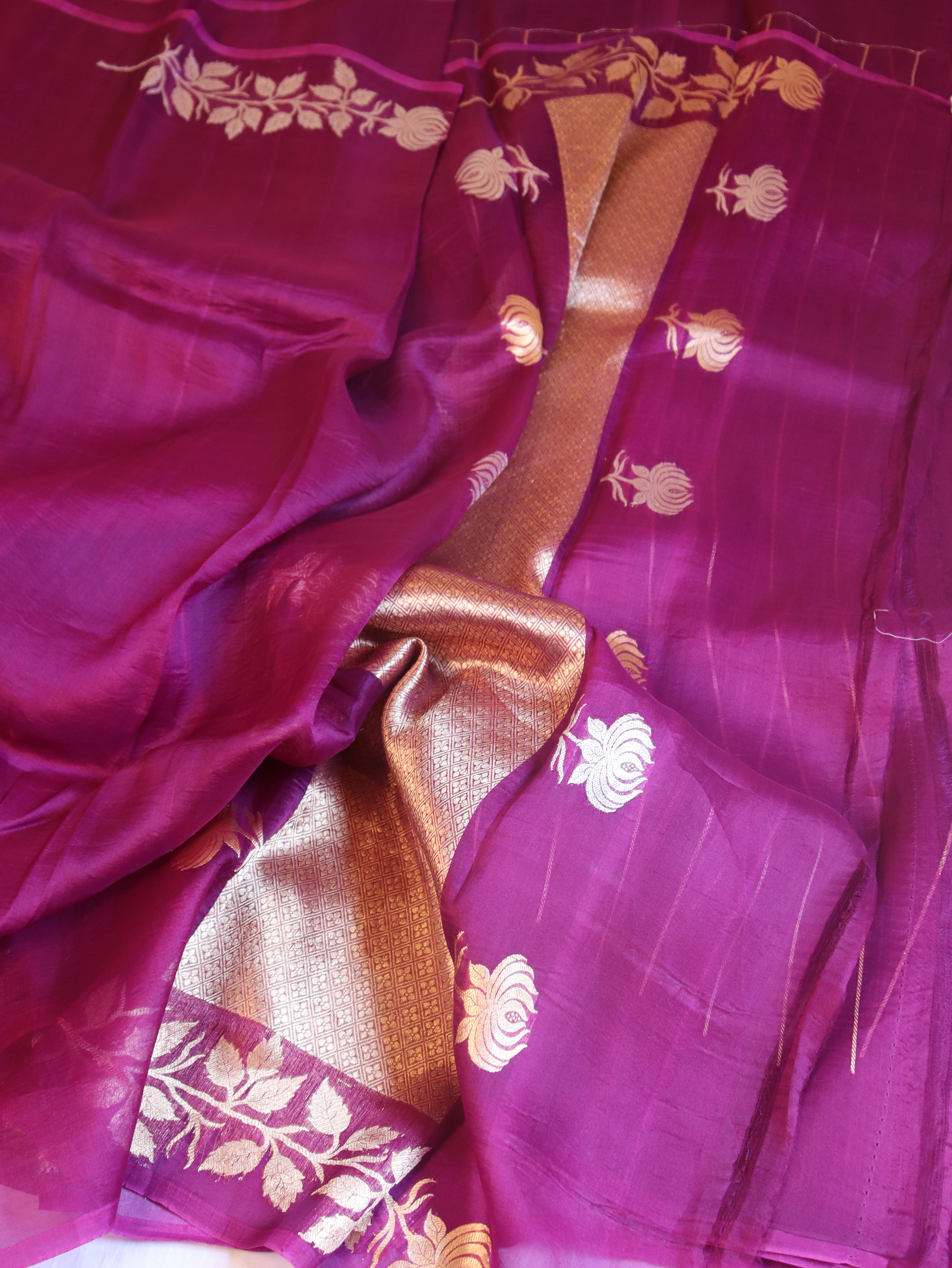 Gulab Border Handloom Kora Silk Saree - Deep Magenta