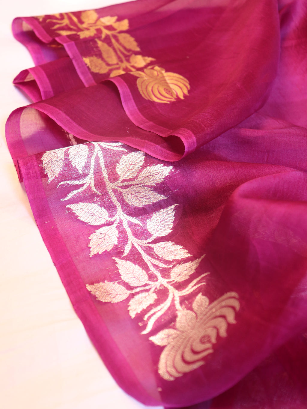 Gulab Border Handloom Kora Silk Saree - Deep Magenta