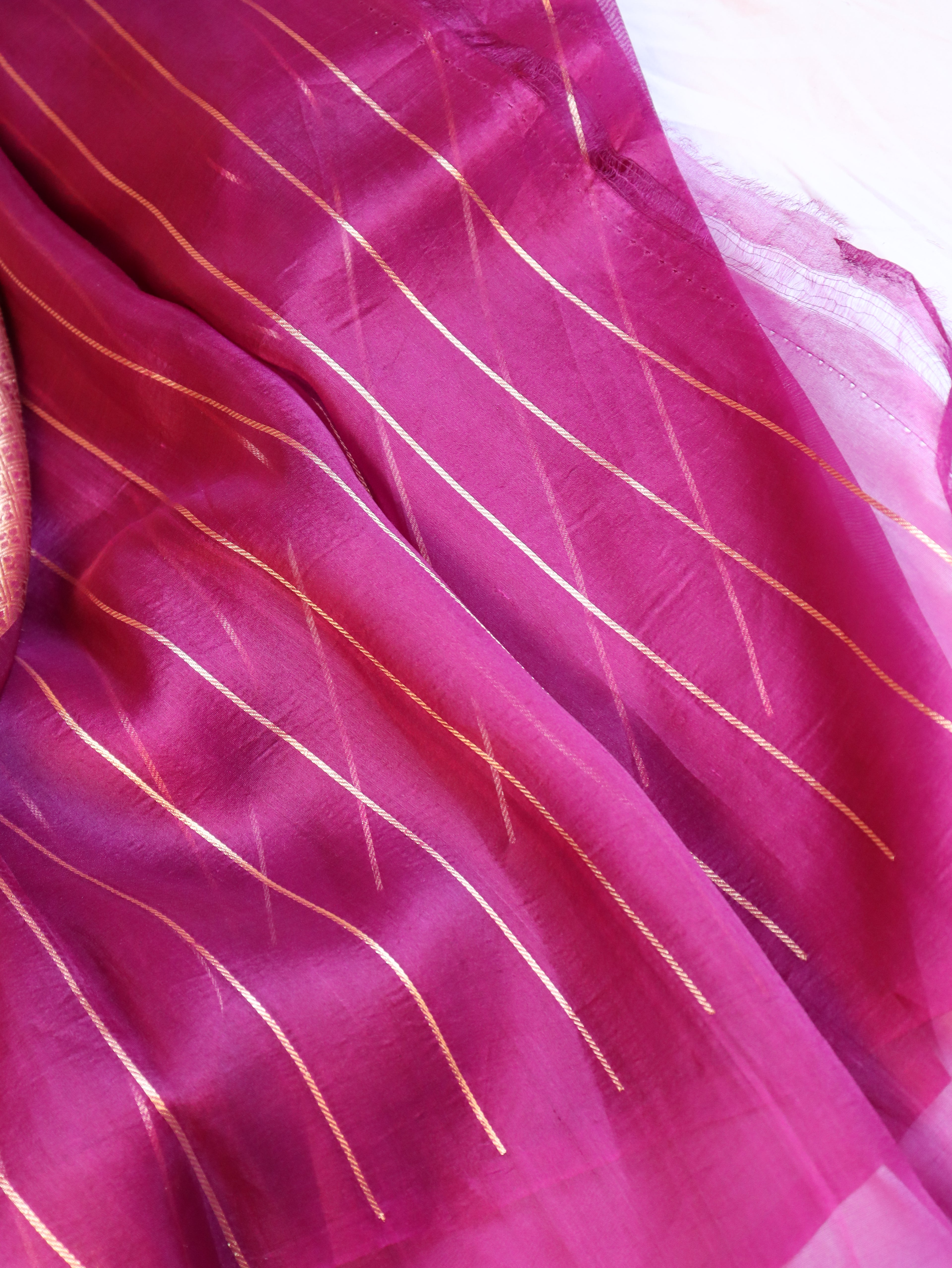 Gulab Border Handloom Kora Silk Saree - Deep Magenta