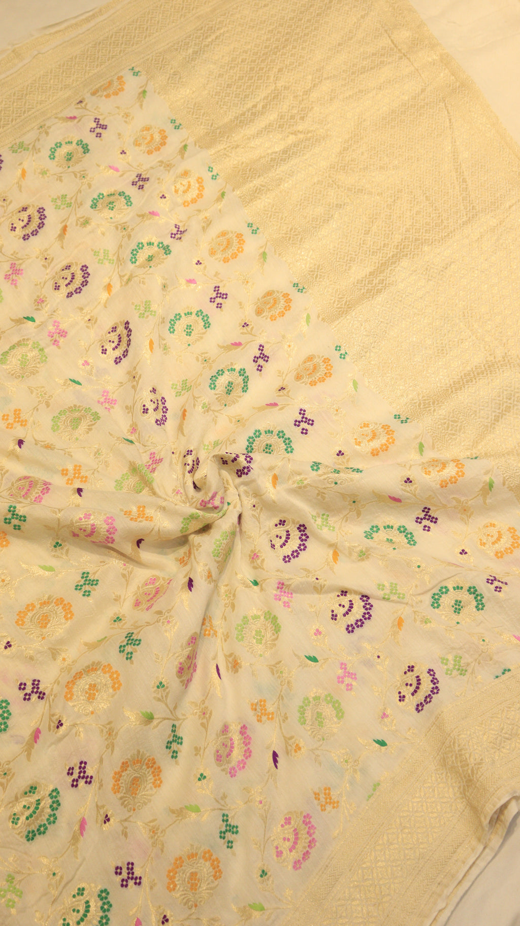 Pre-Order : White Pure Moonga Silk Handloom Saree