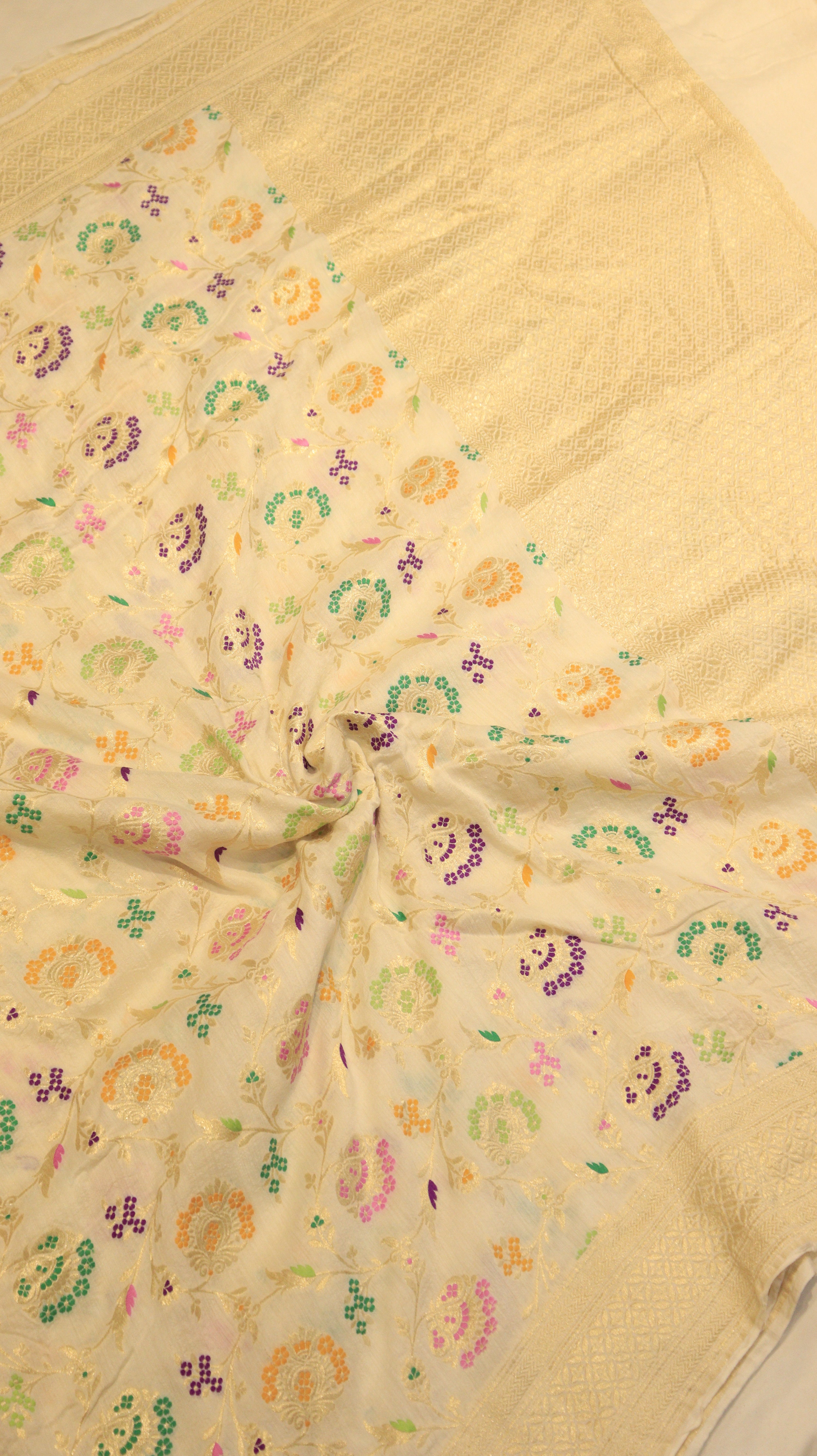 Pre-Order : White Pure Moonga Silk Handloom Saree