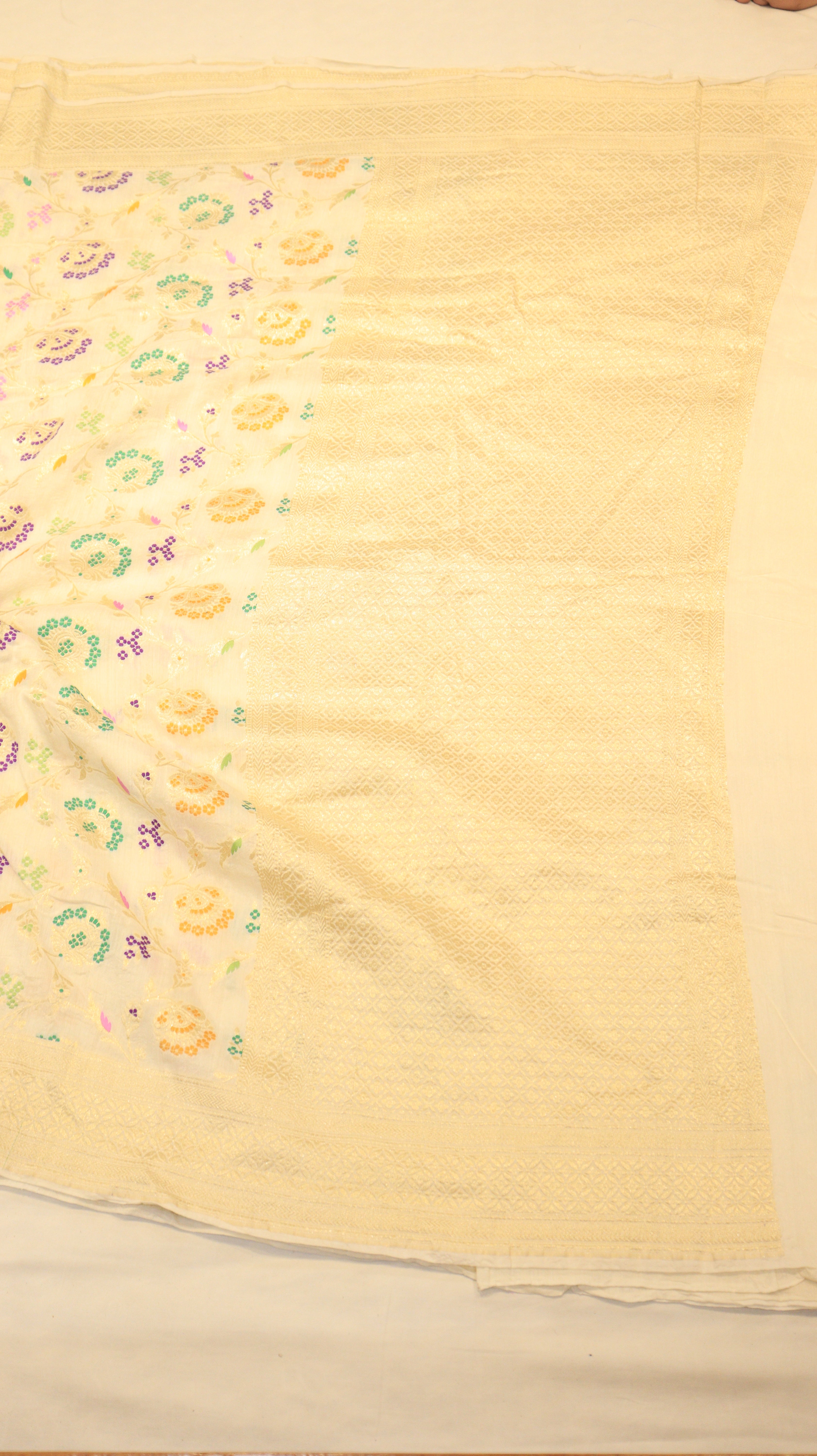 Pre-Order : White Pure Moonga Silk Handloom Saree