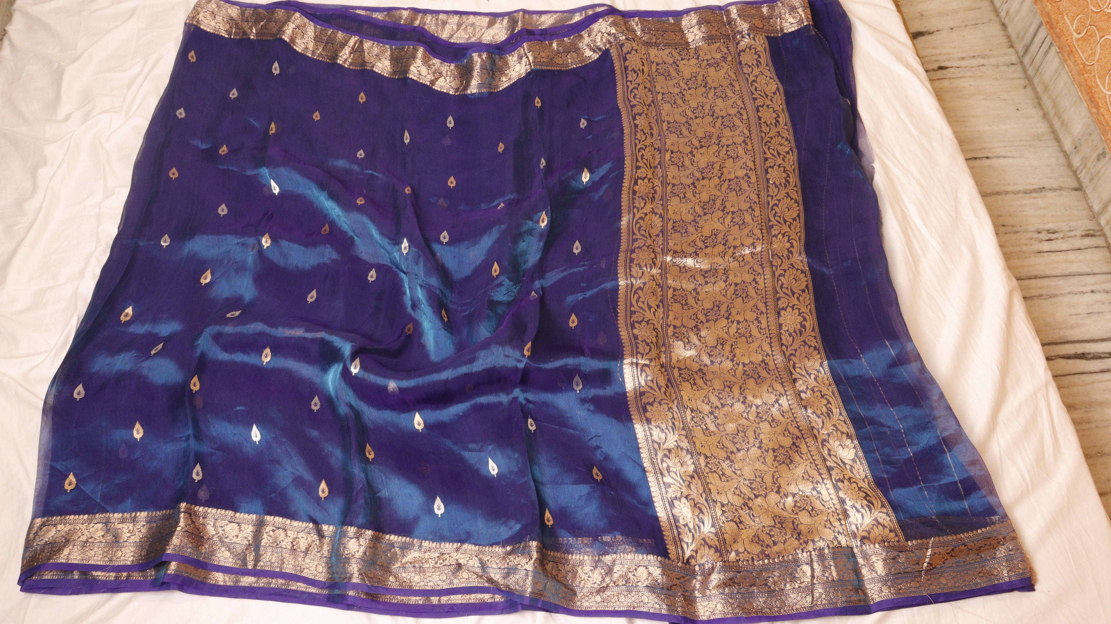 Deep Purple Pure Tissue Silk Handloom Saree with Floral Border