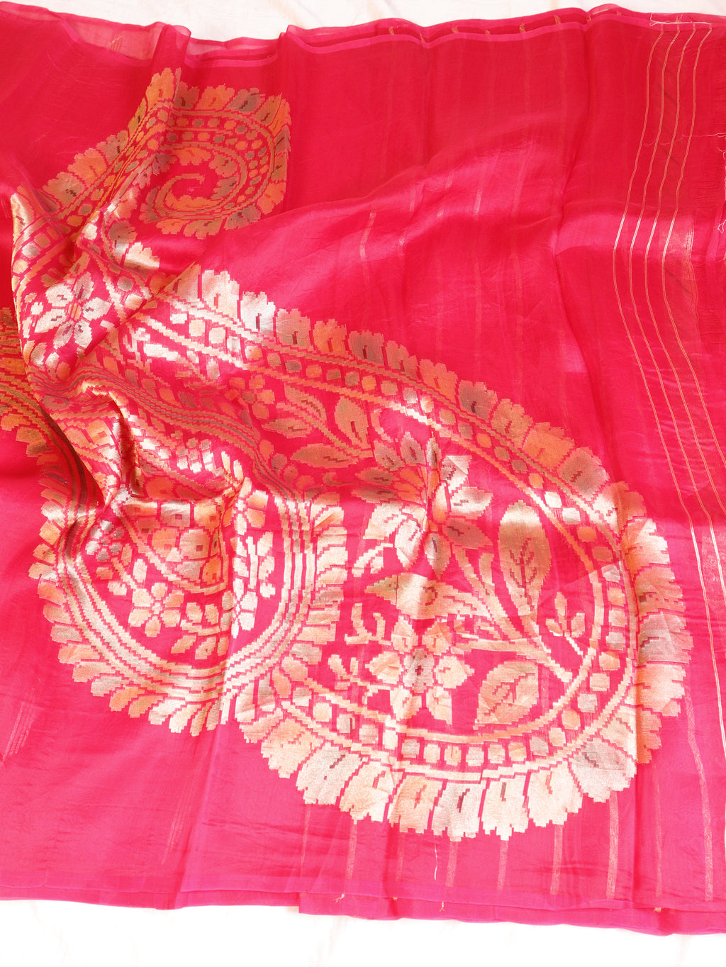 Raspberry Pink Pure Kora Silk Handloom Saree with Rangkaat Blouse