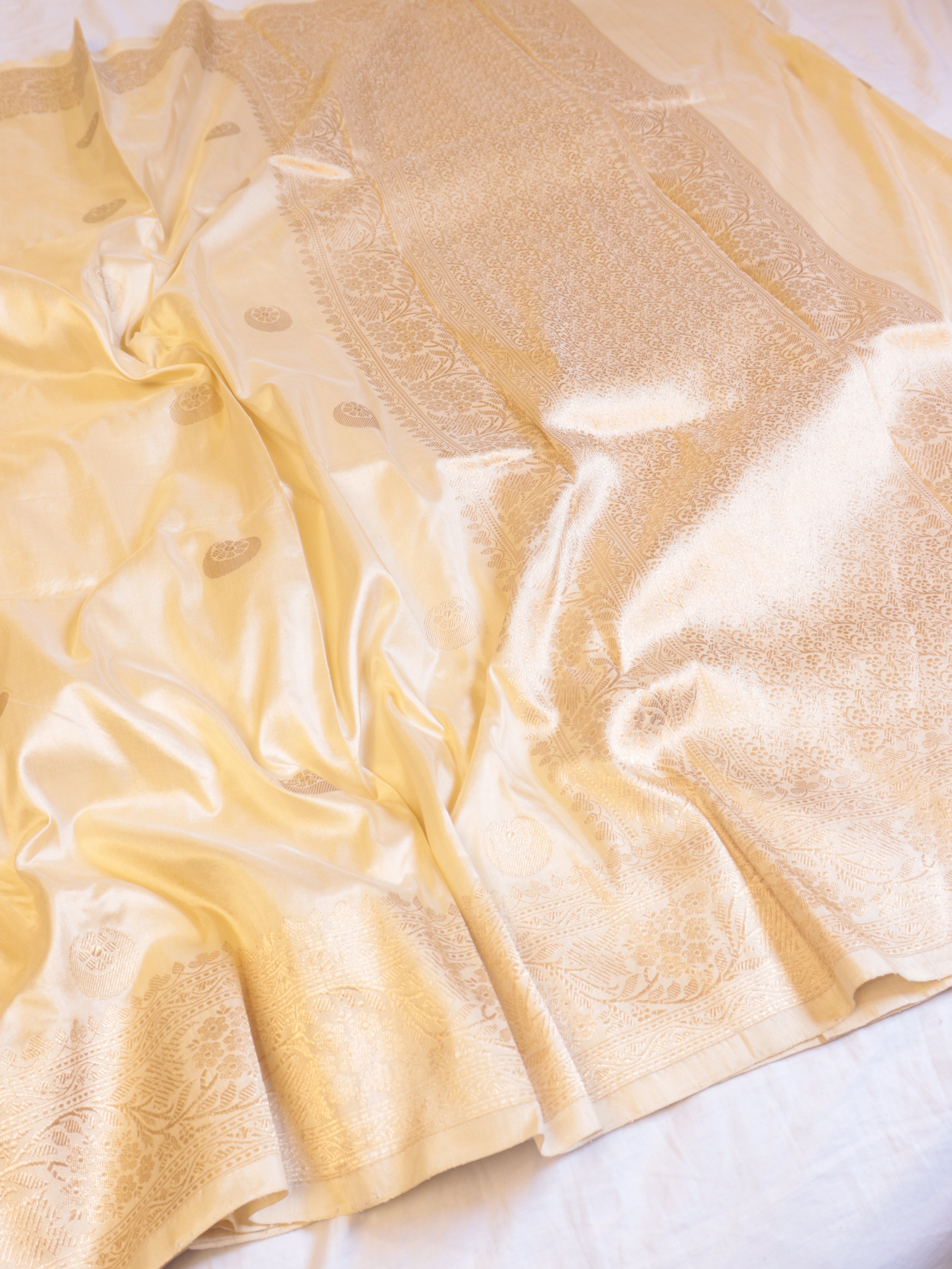 Cream Pure Katan Silk Handloom Chand Phool Saree