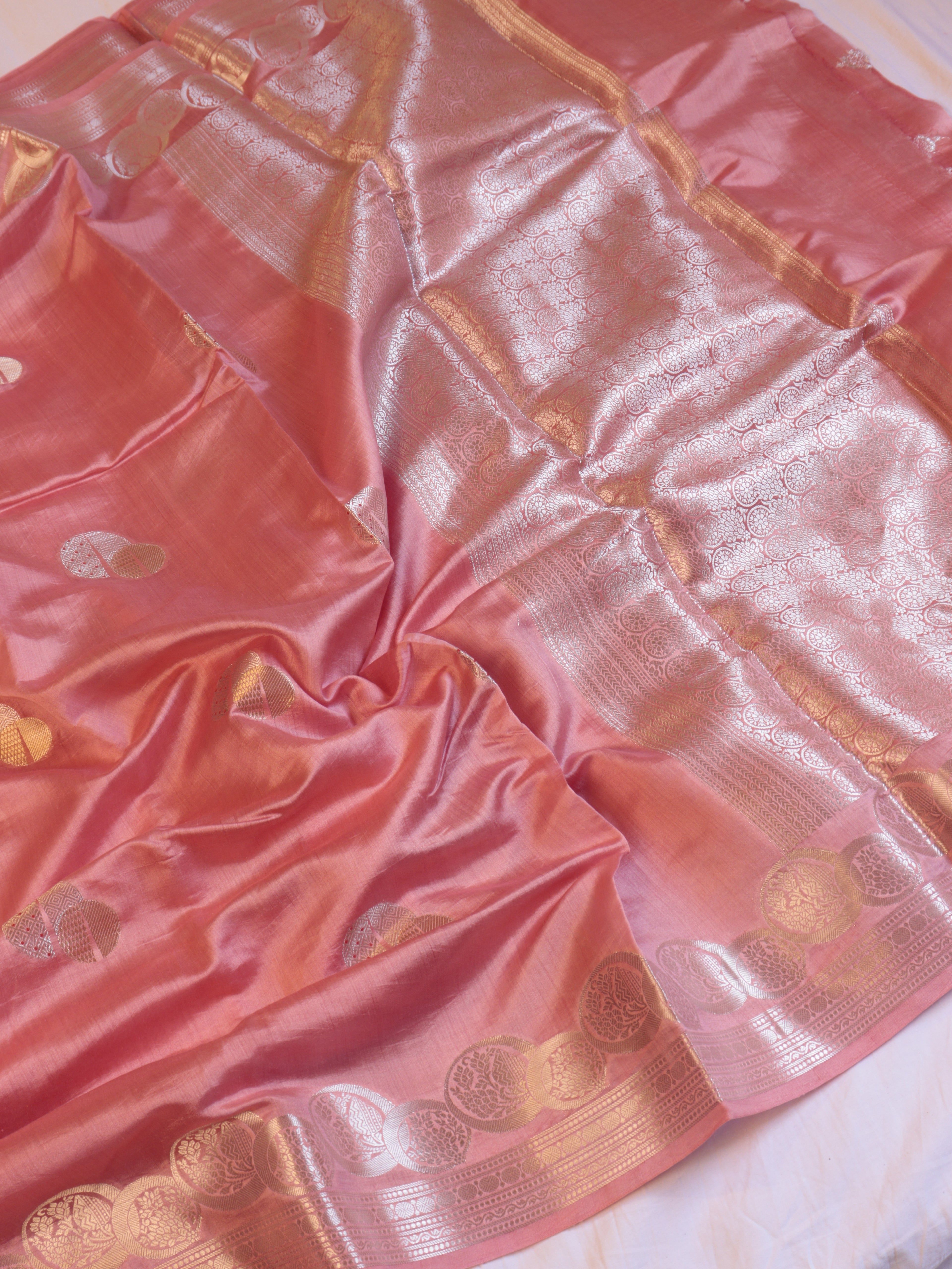 Border Buta Chiniya Silk Saree - Peach