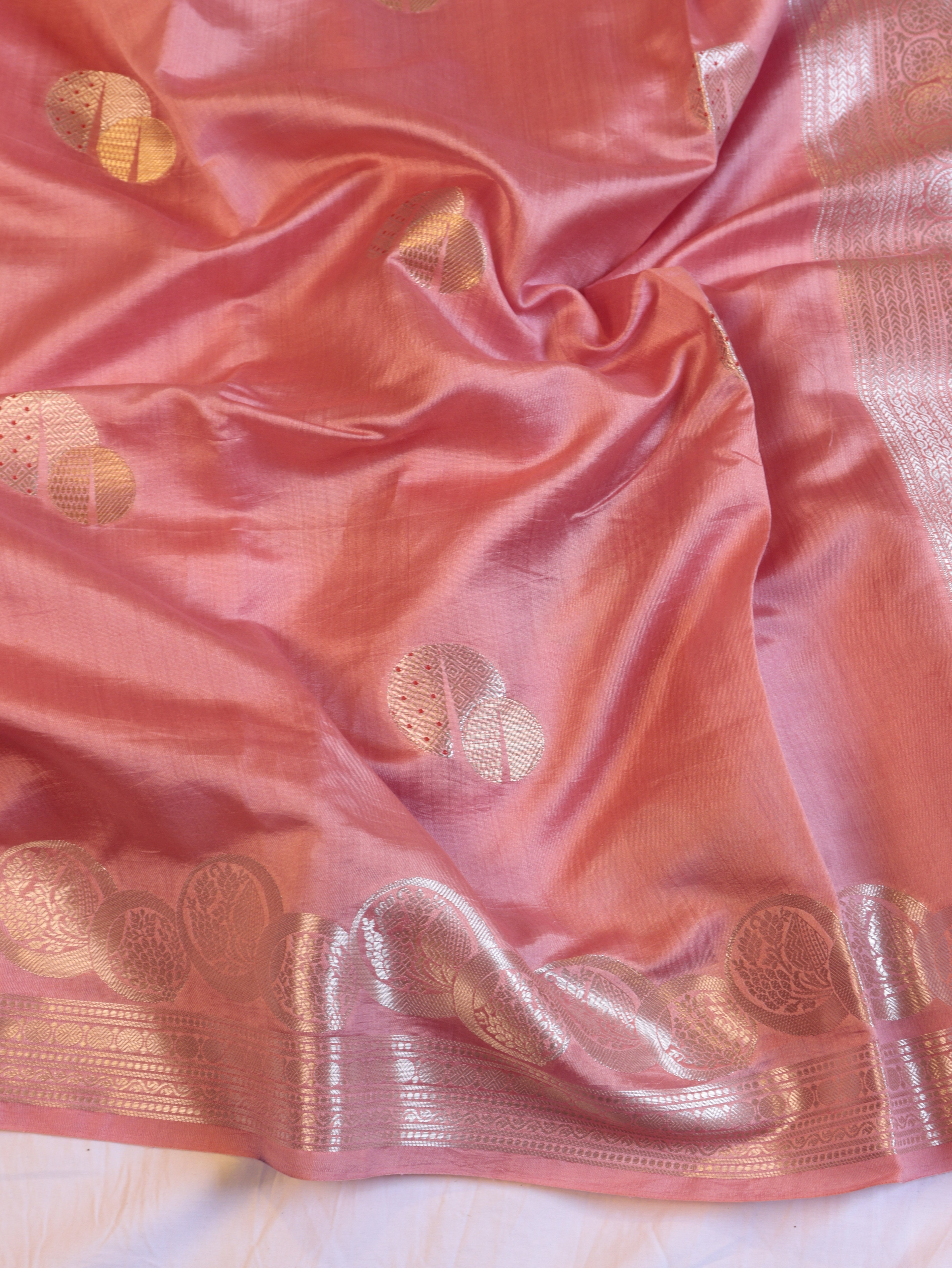 Border Buta Chiniya Silk Saree - Peach