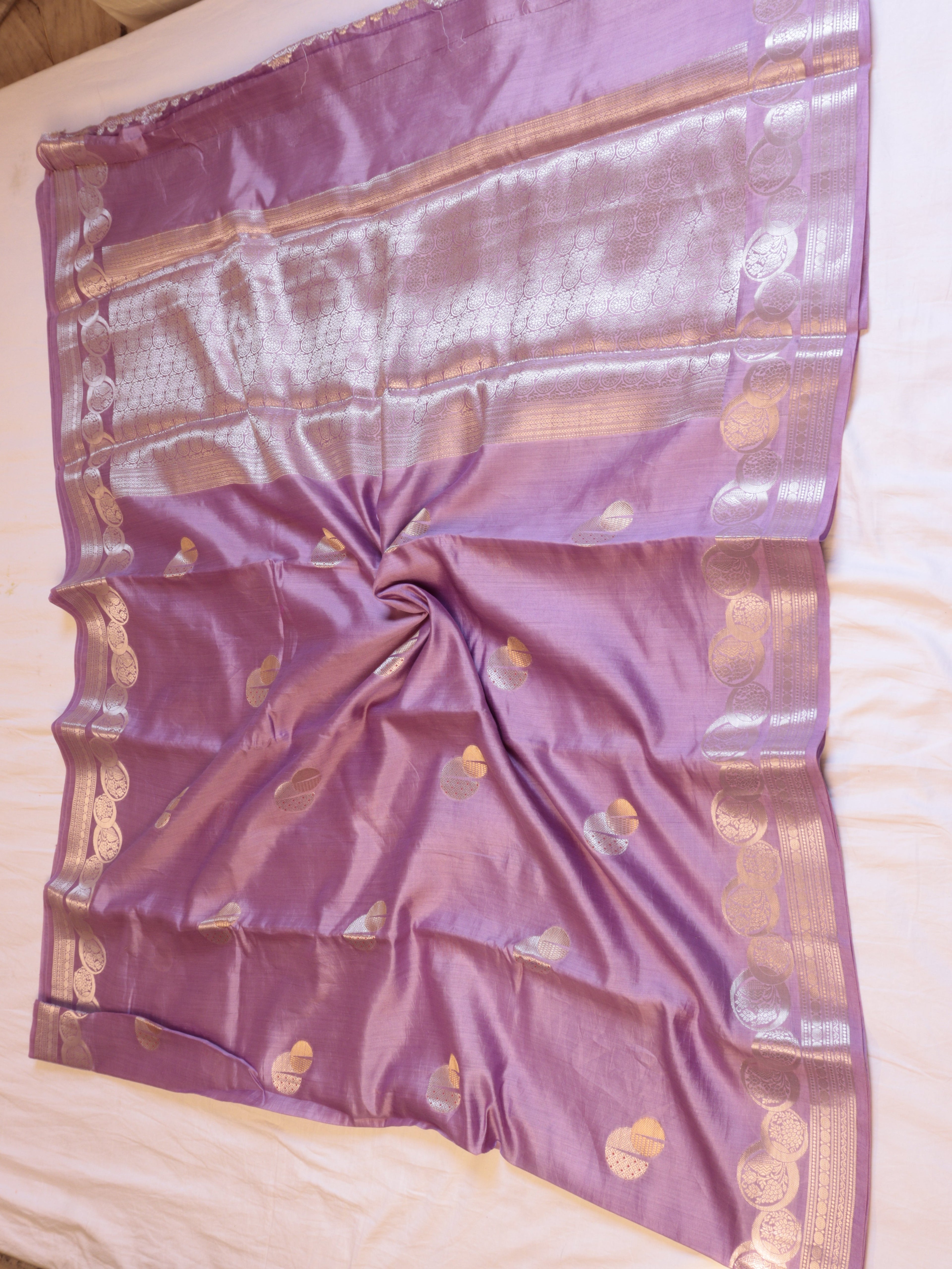 Border Buta Chiniya Silk Saree - Lavender