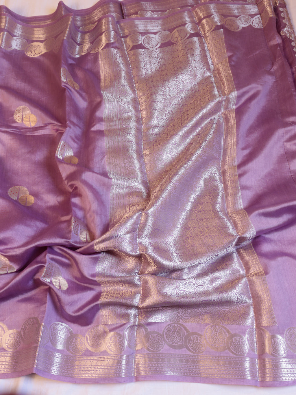 Border Buta Chiniya Silk Saree - Lavender