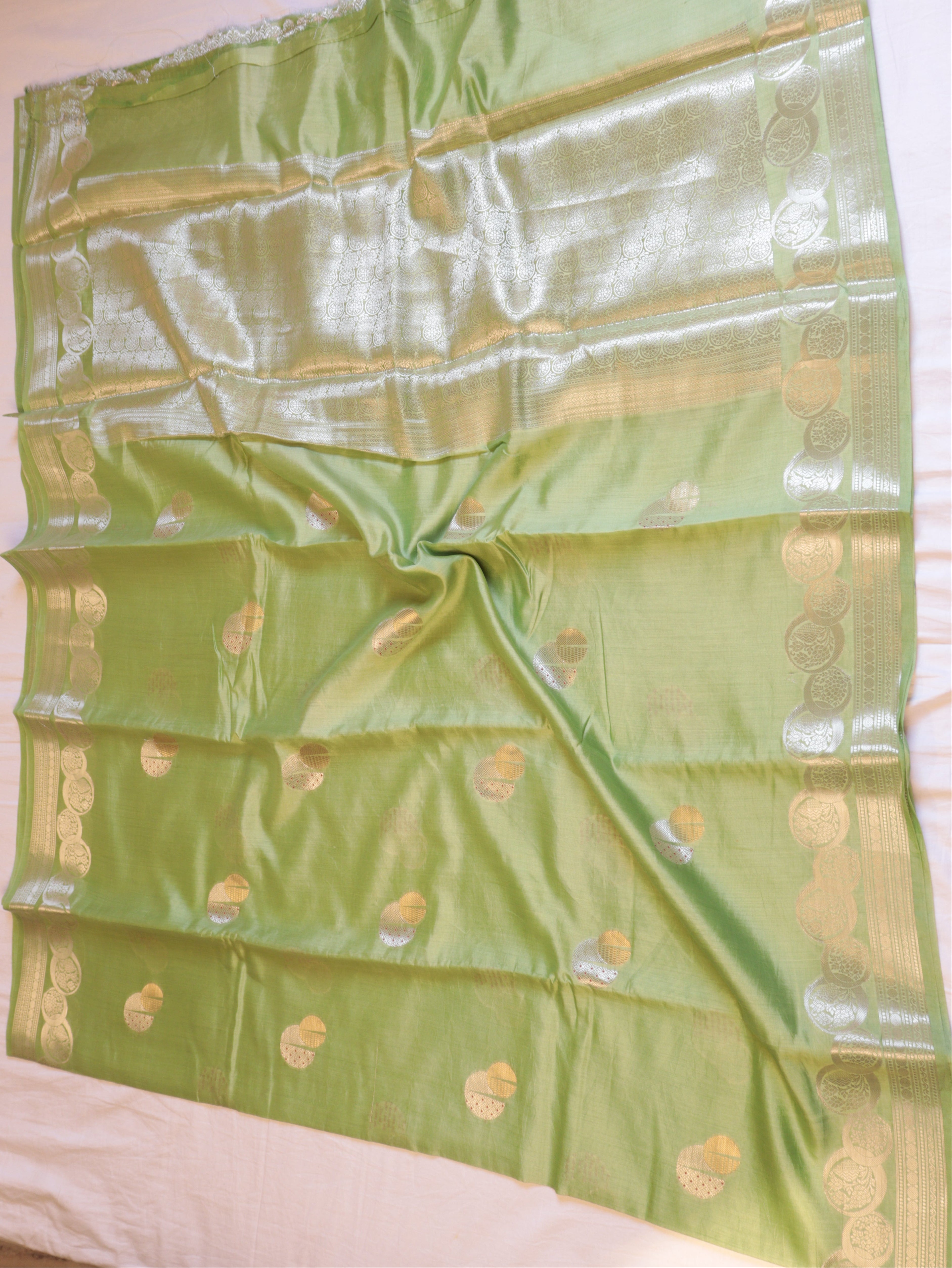Border Buta Chiniya Silk Saree - Pastel Green