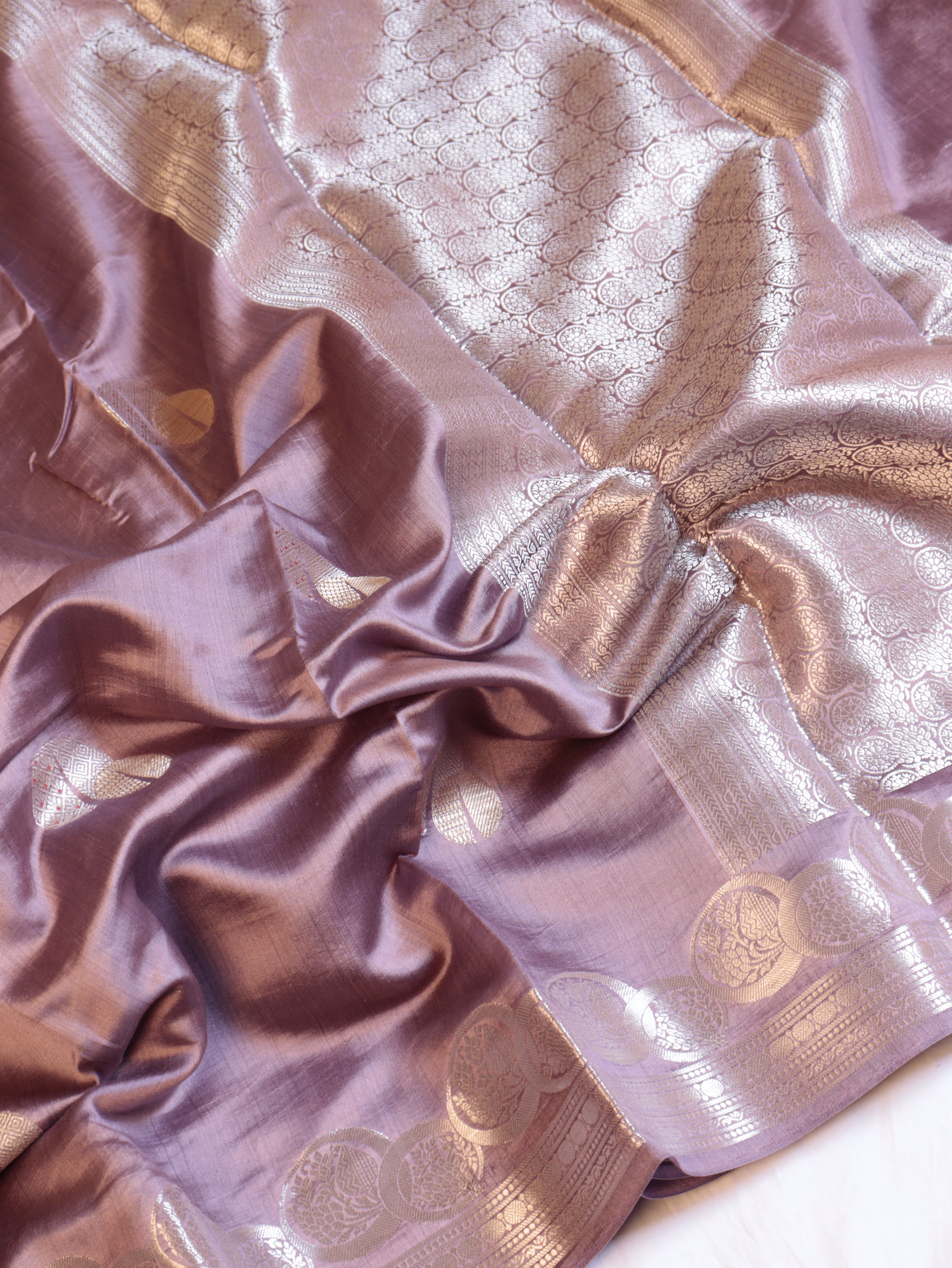 Circular Motif Border Chinniya Silk Saree - Lilac