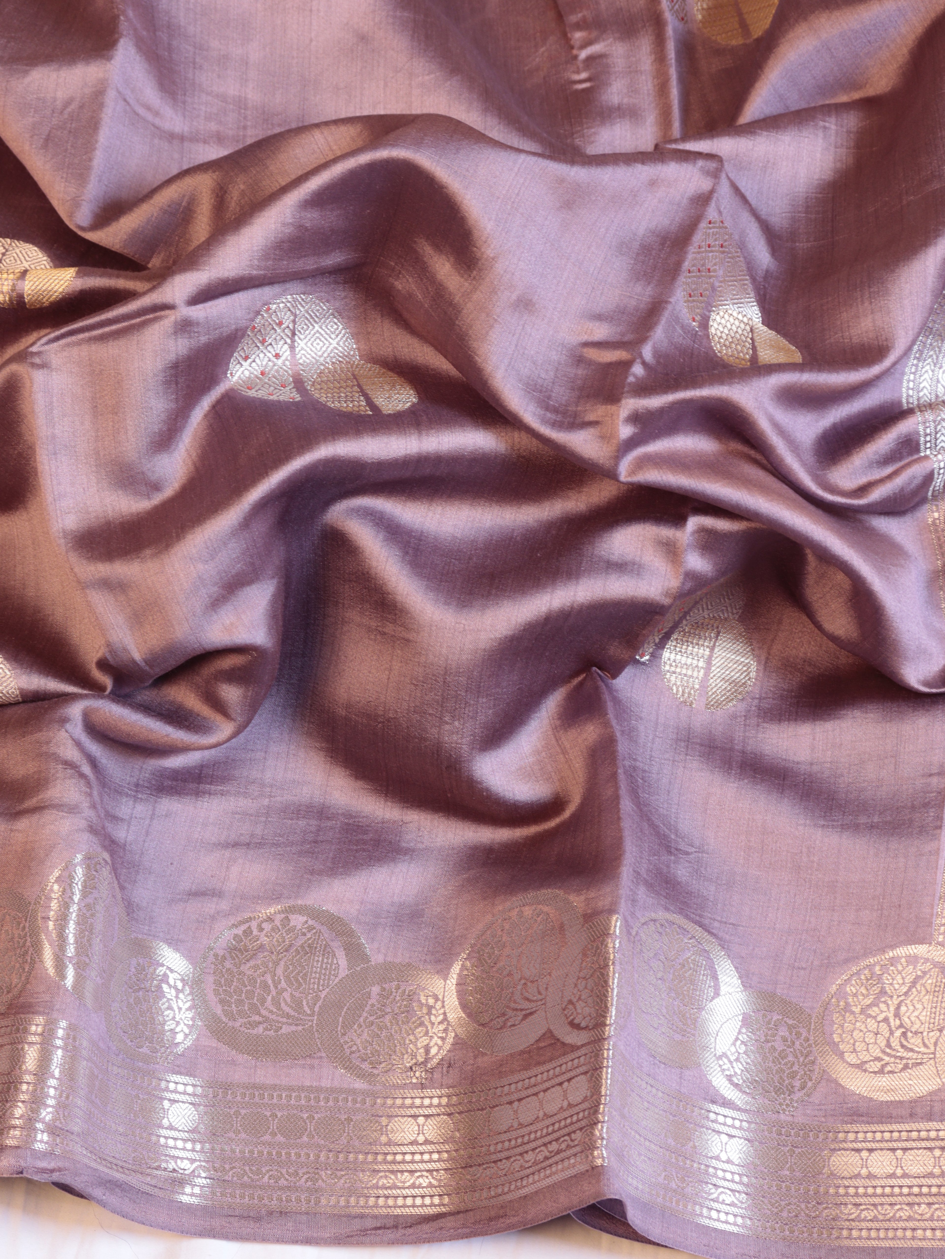 Circular Motif Border Chinniya Silk Saree - Lilac
