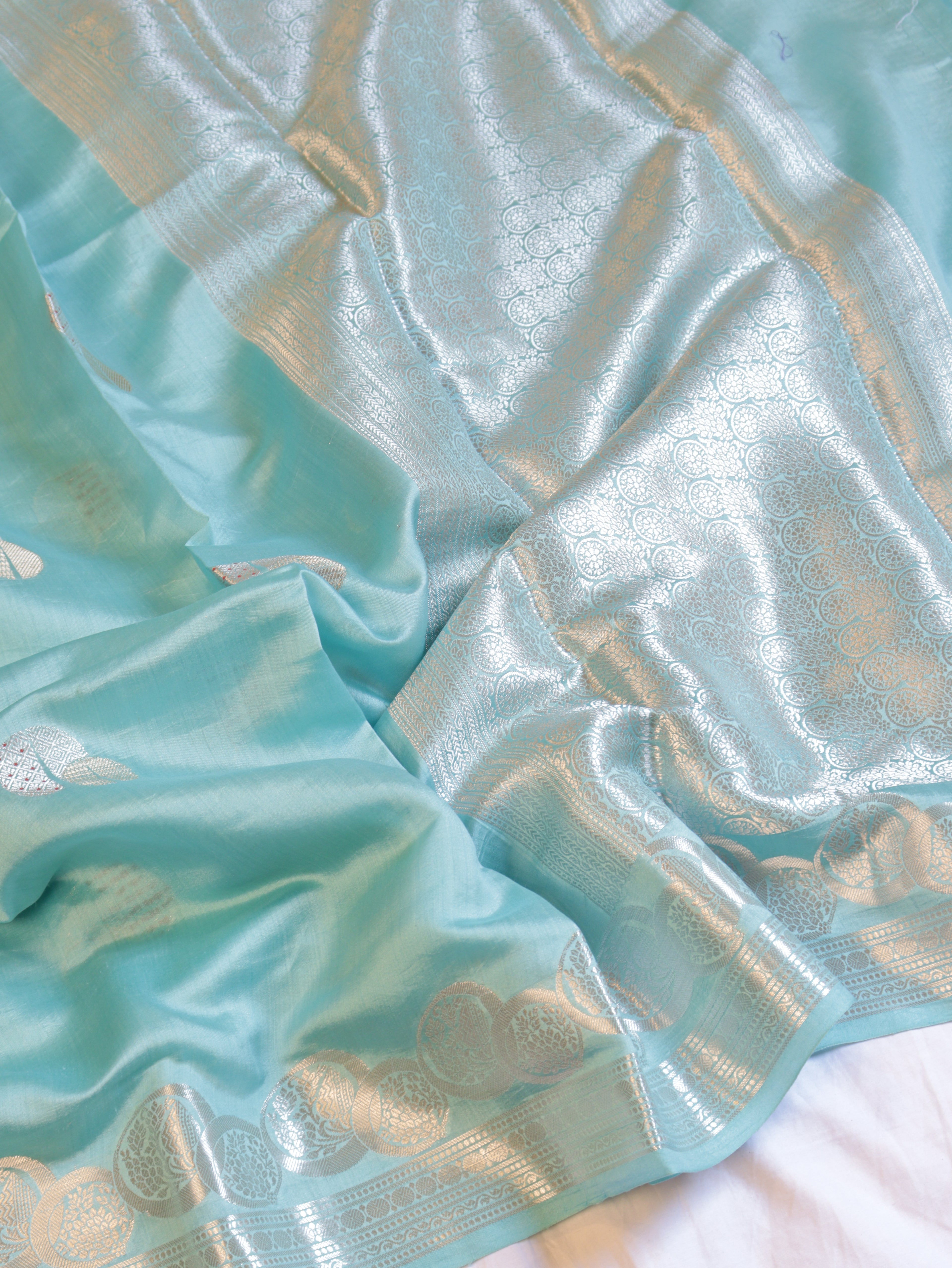 Circular Motif Border Chinniya Silk Saree - Blue