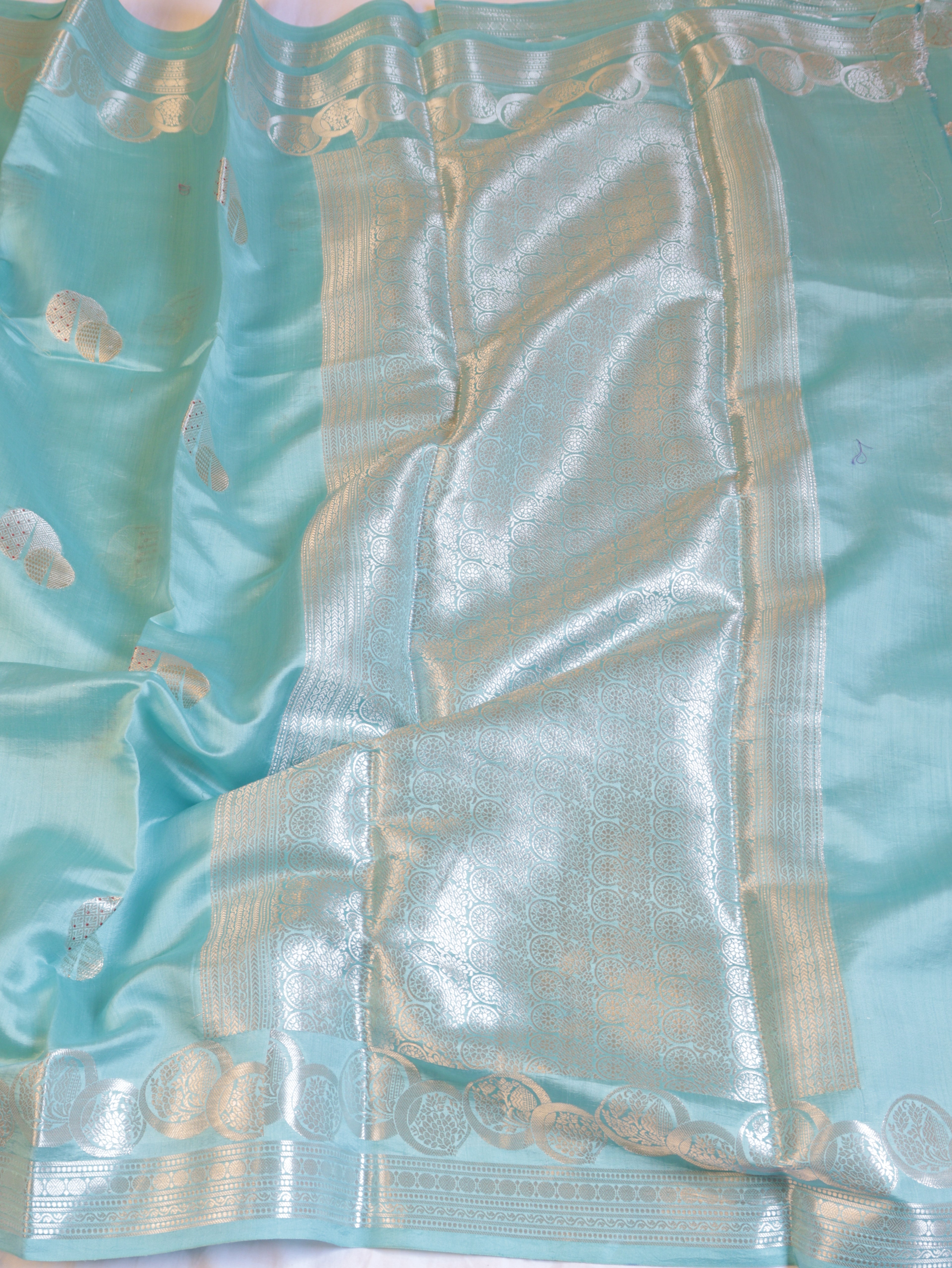 Circular Motif Border Chinniya Silk Saree - Blue