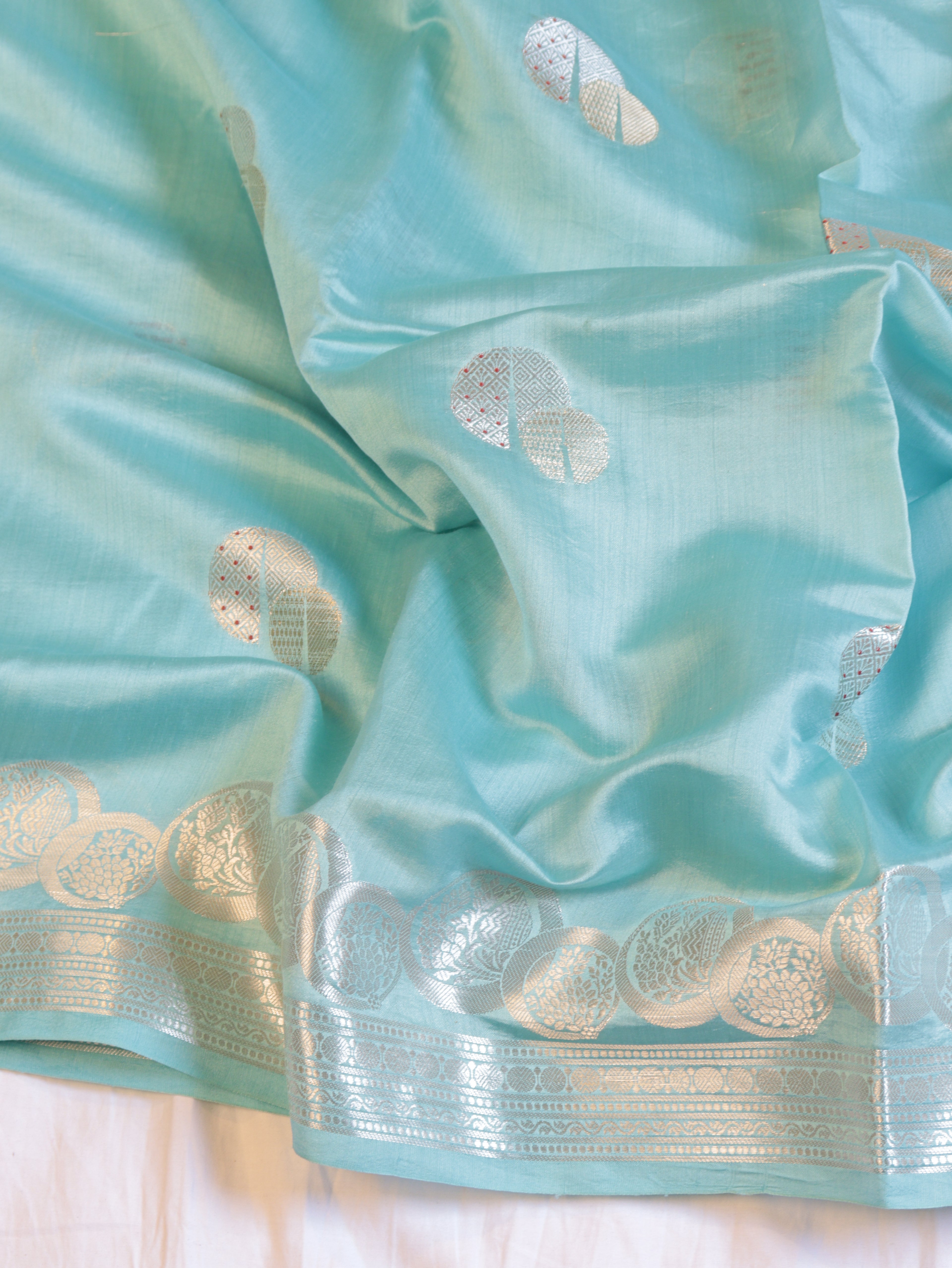 Circular Motif Border Chinniya Silk Saree - Blue