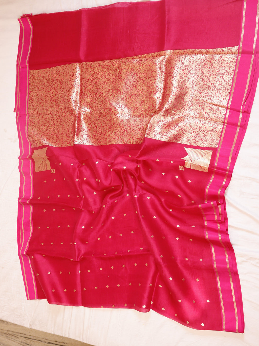 Pre-Order : Minimal Border Handloom Kora Silk Saree - Pink