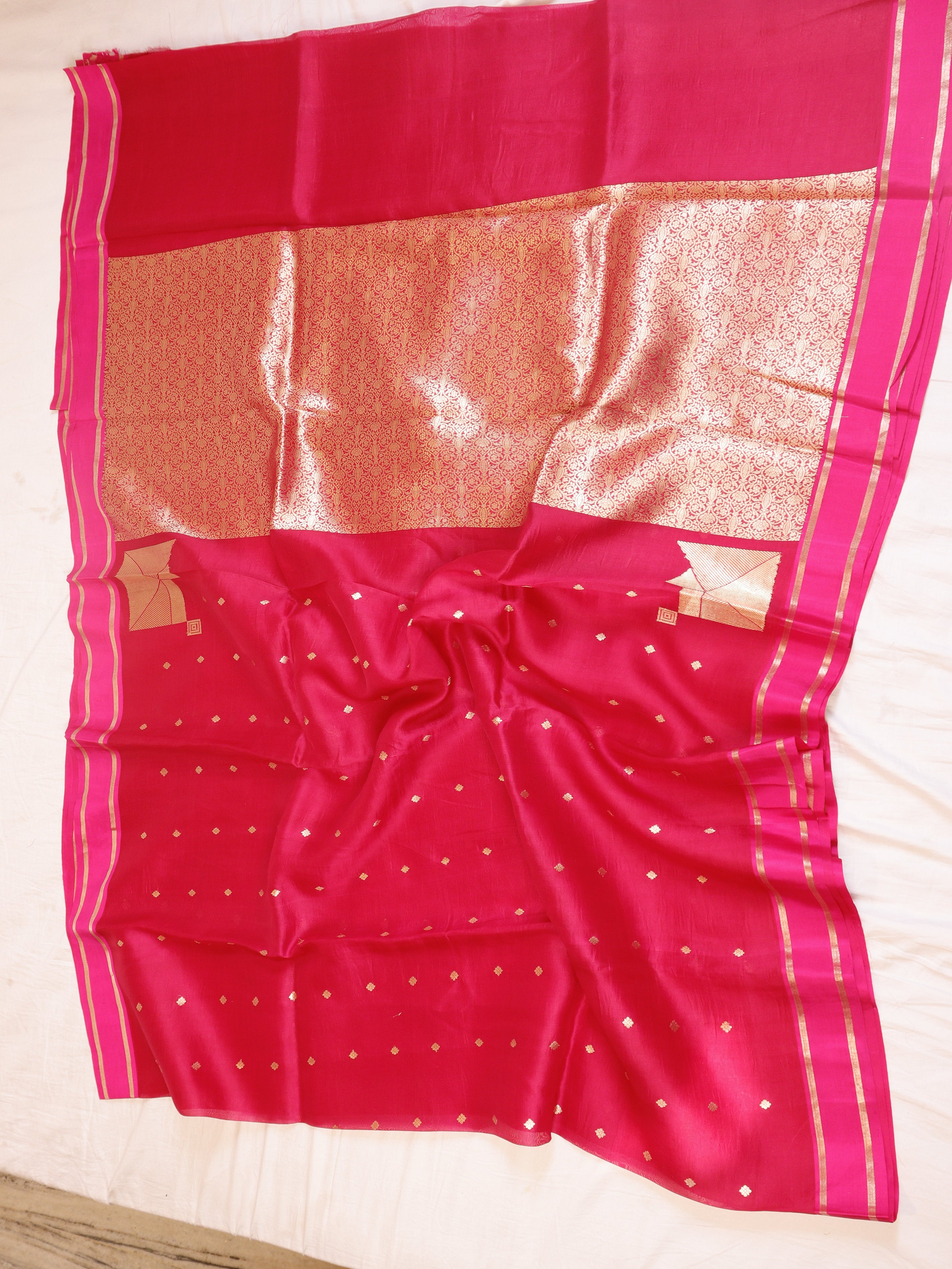 Pre-Order : Minimal Border Handloom Kora Silk Saree - Pink