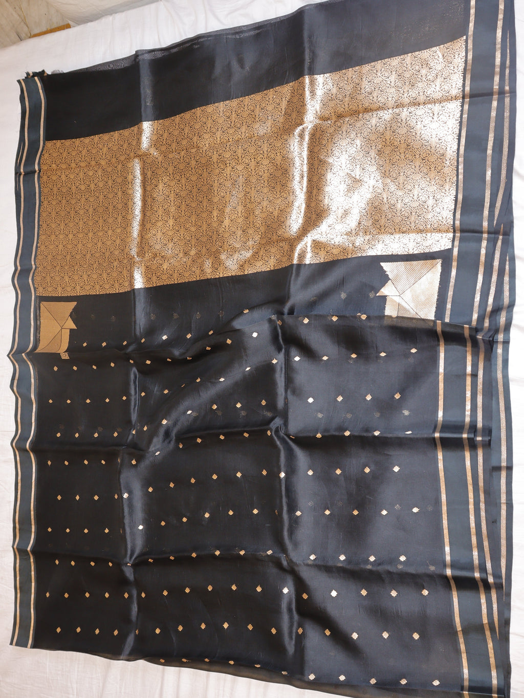 Minimal Border Handloom Kora Silk Saree - Black